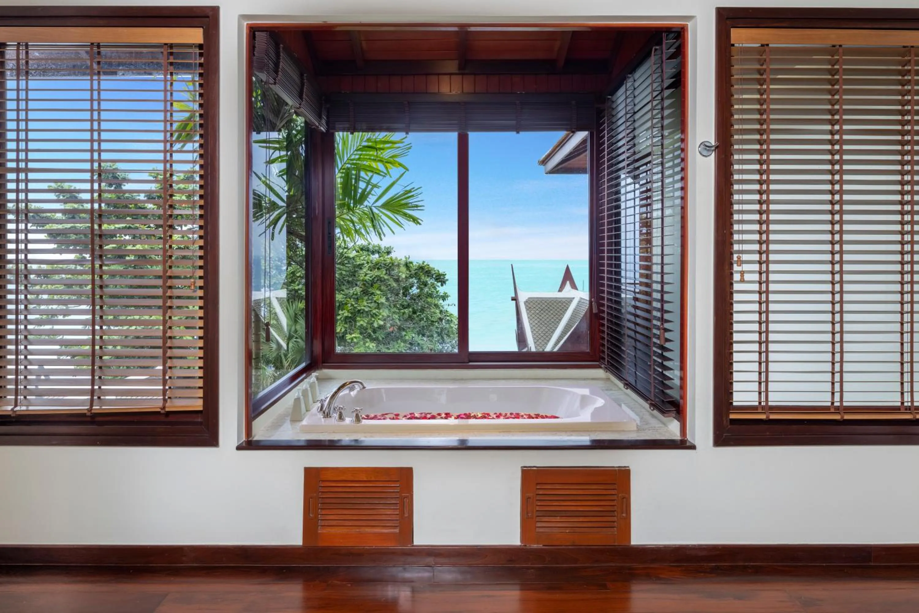 Bath in Villa Horizon