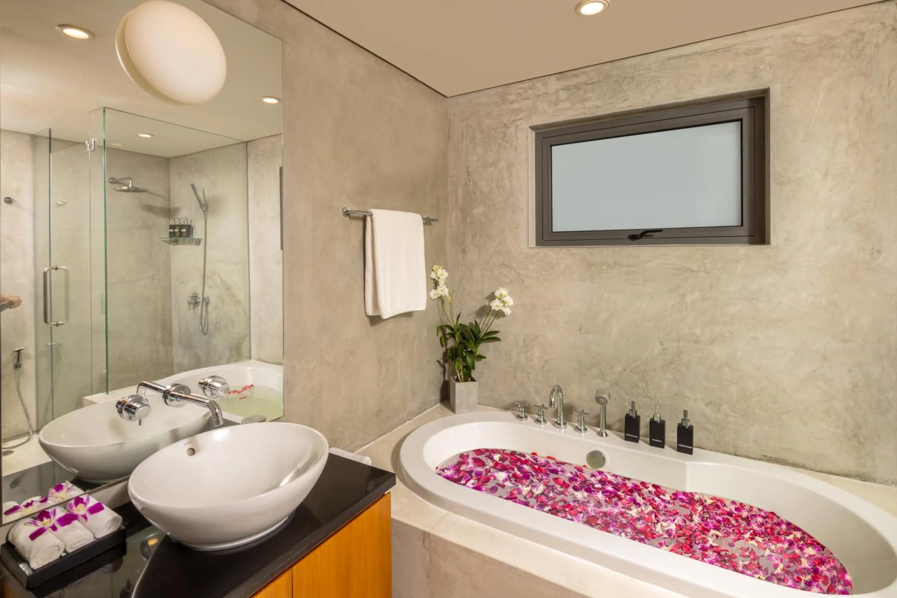 Shower in Villa Benyasiri