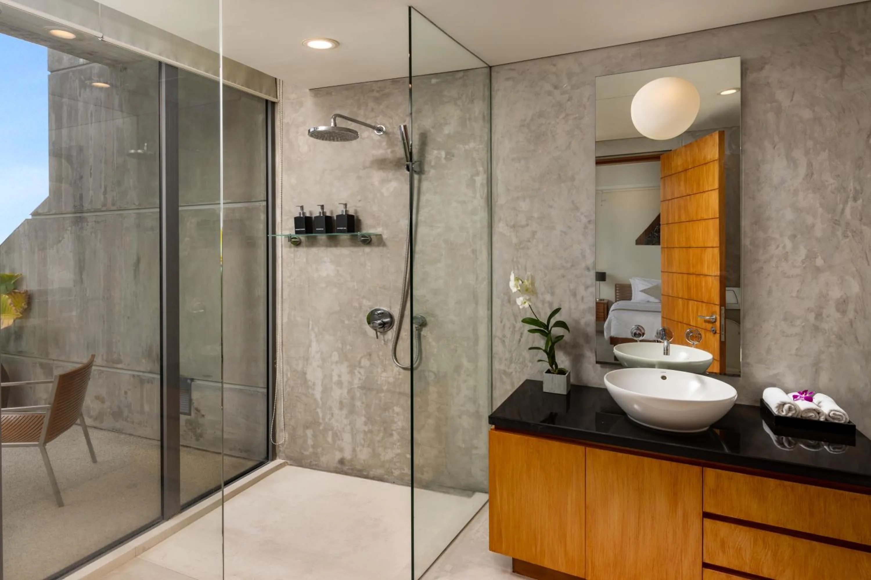 Shower in Villa Benyasiri