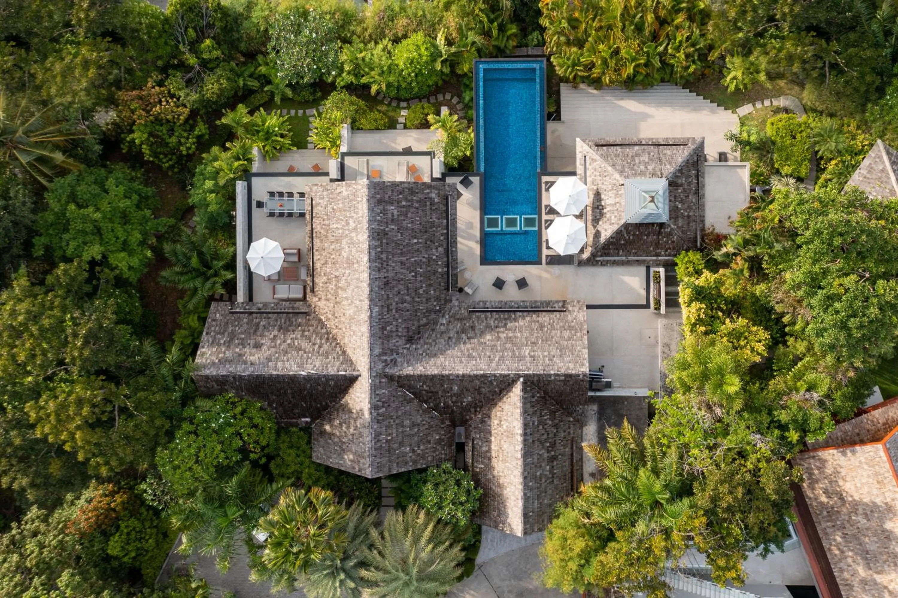 Property building in Villa Benyasiri