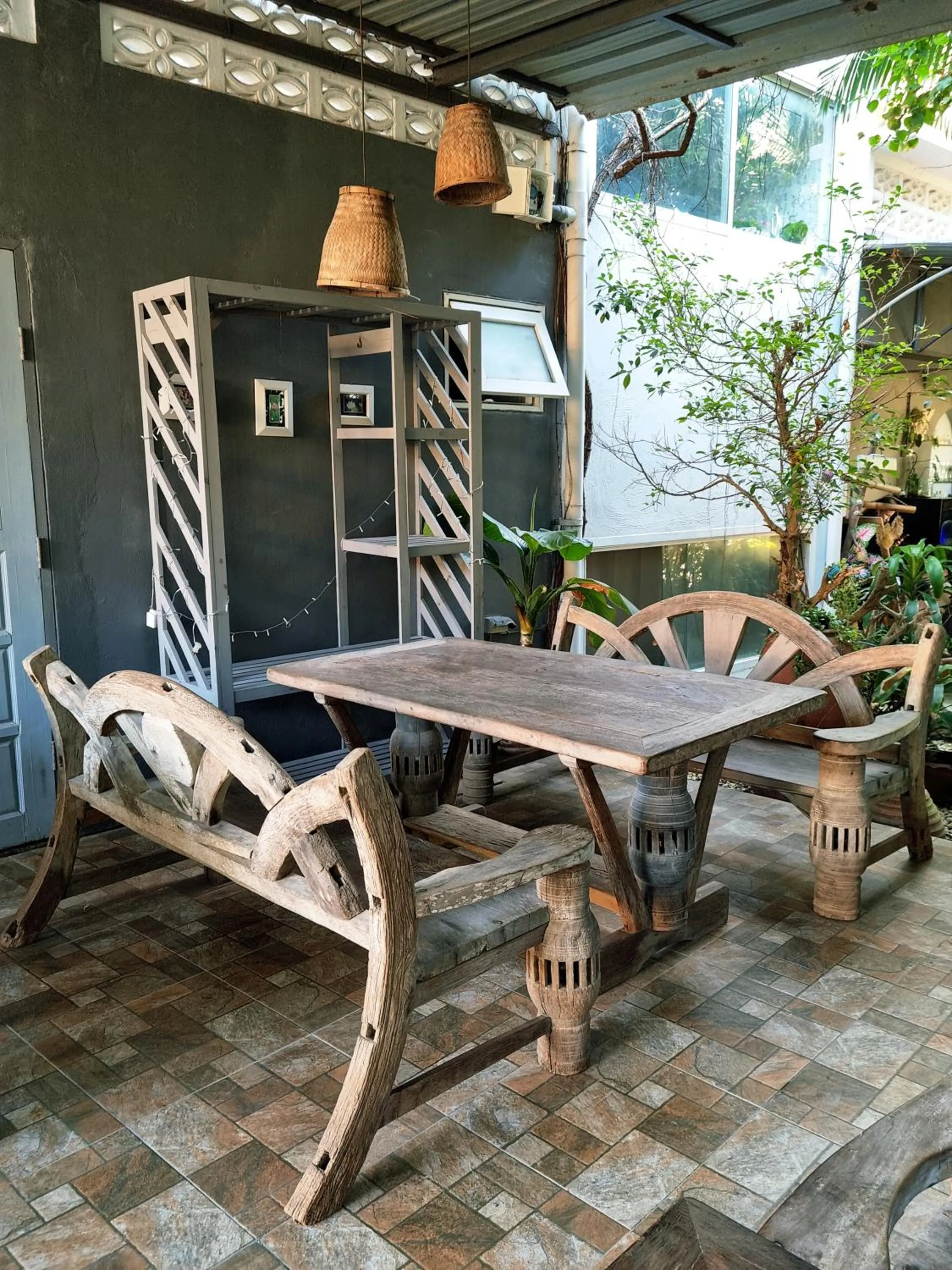 Dining area in Lemon House apartment