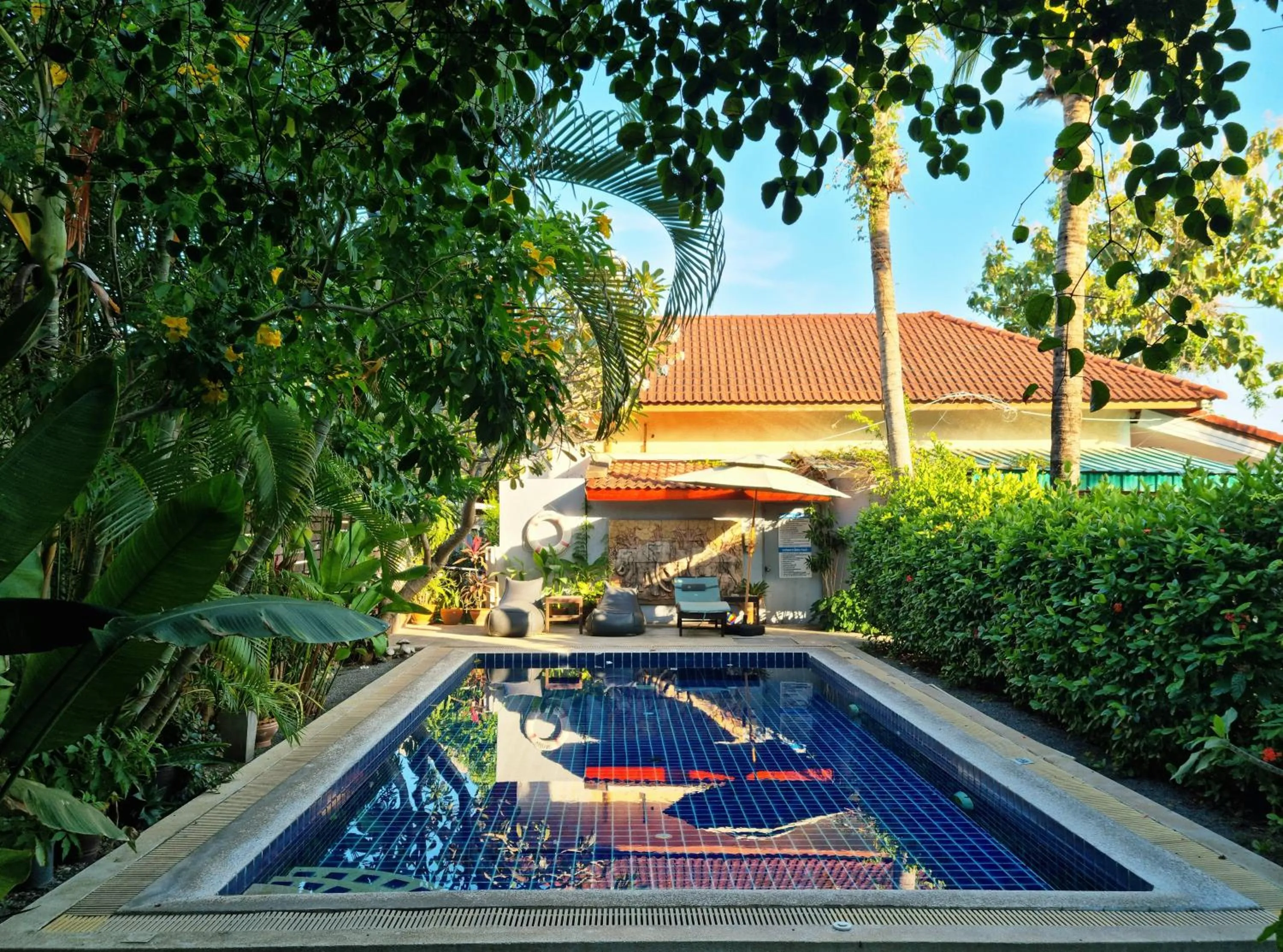Pool view in Lemon House apartment