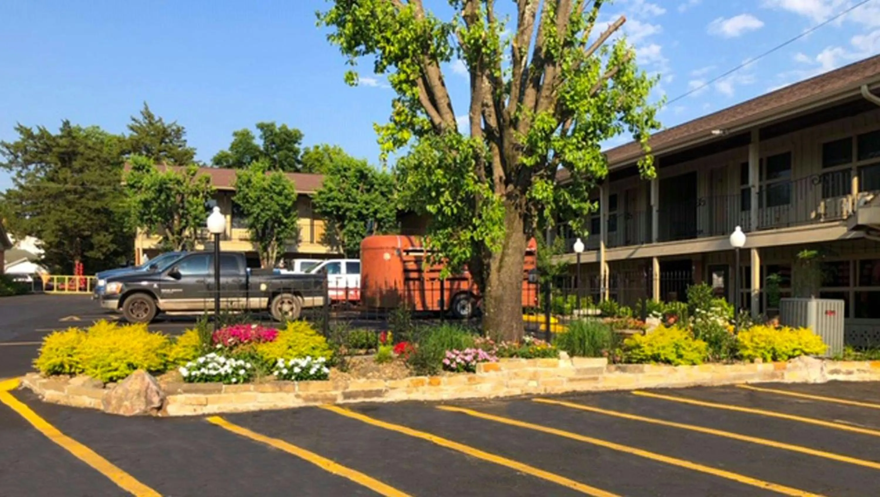 Charles Wesley Motor Lodge Downtown Broken Bow- Hochatown