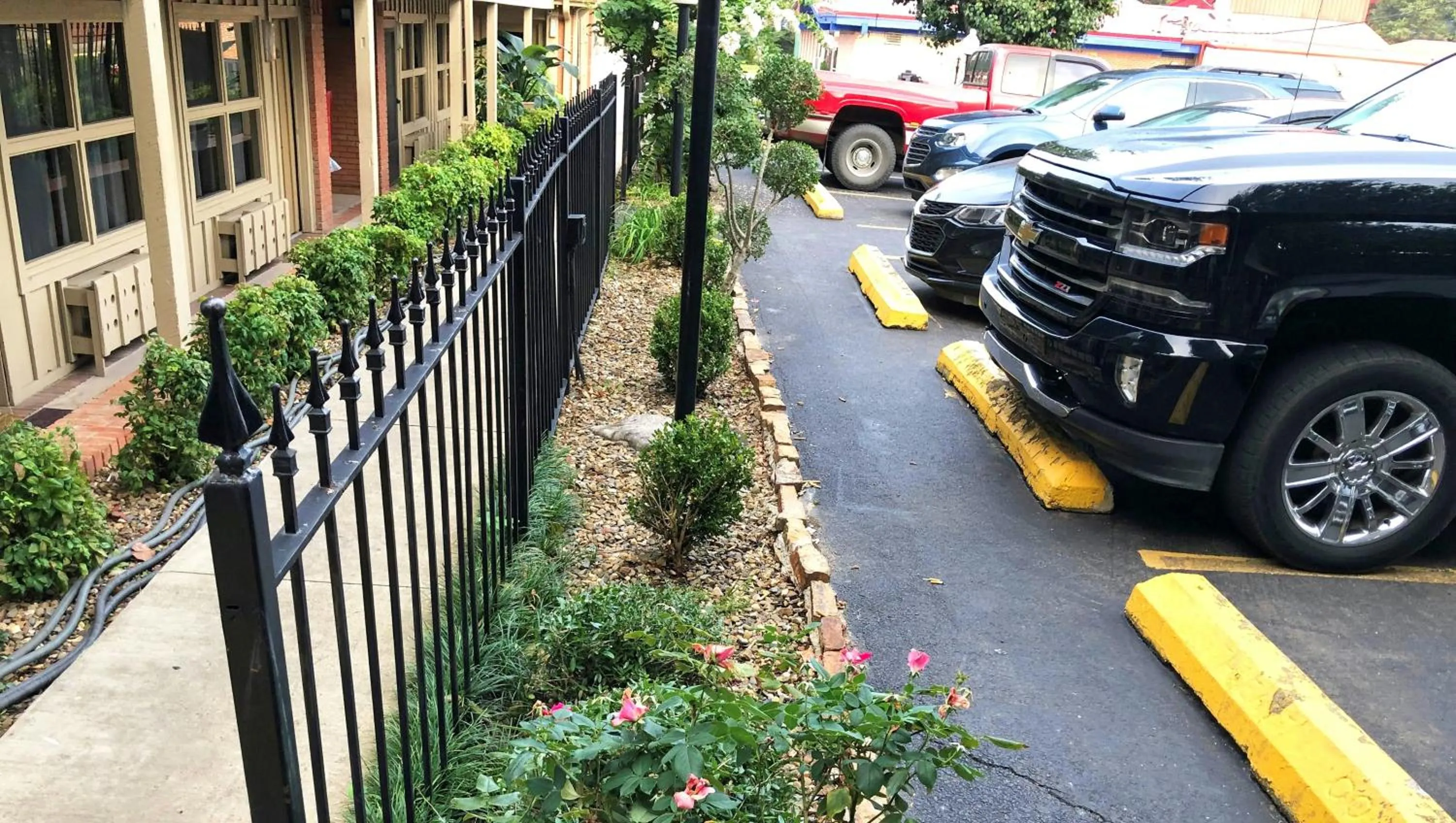 Charles Wesley Motor Lodge Downtown Broken Bow- Hochatown