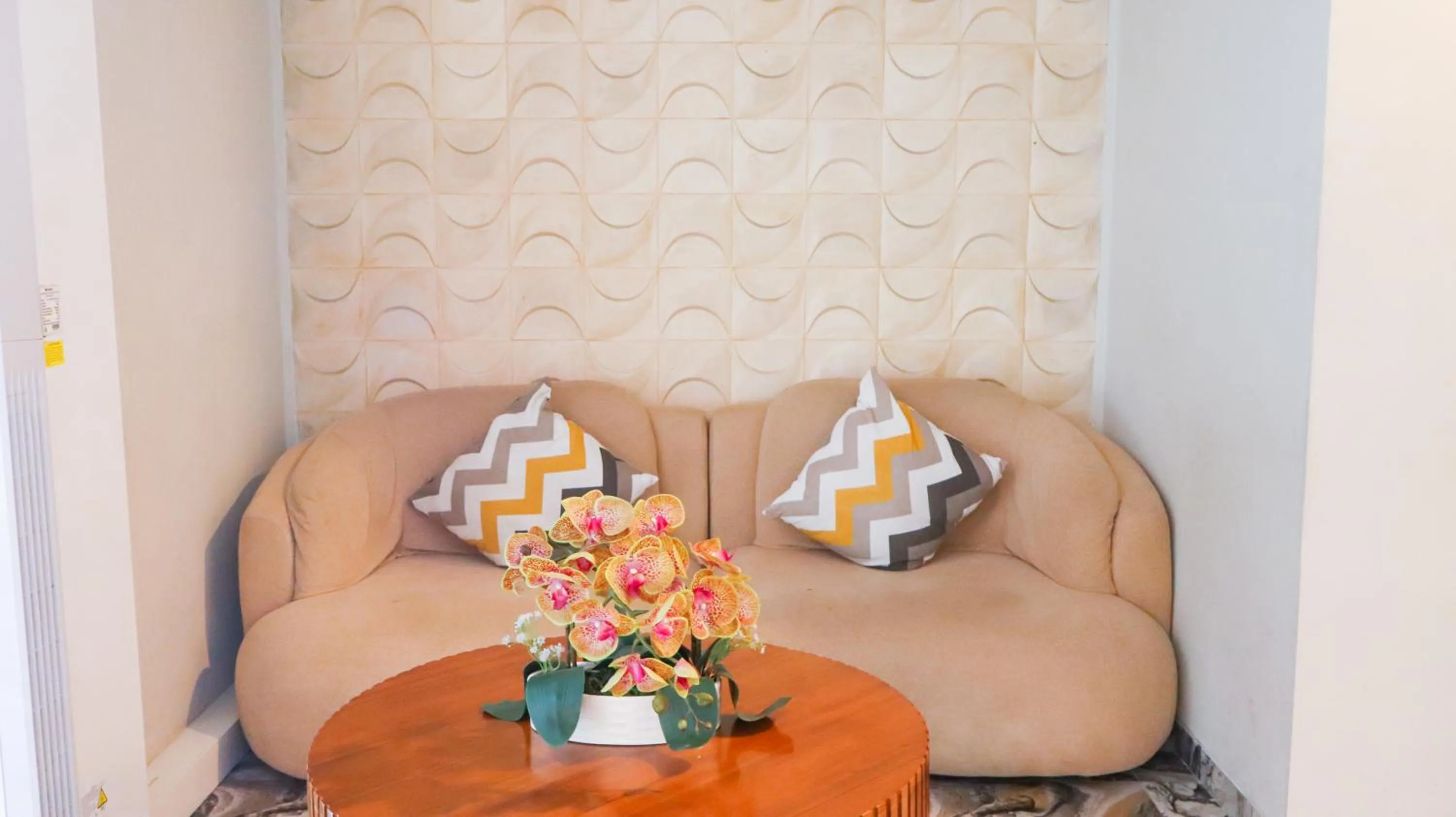 Front One Gosyen Hotel Salatiga