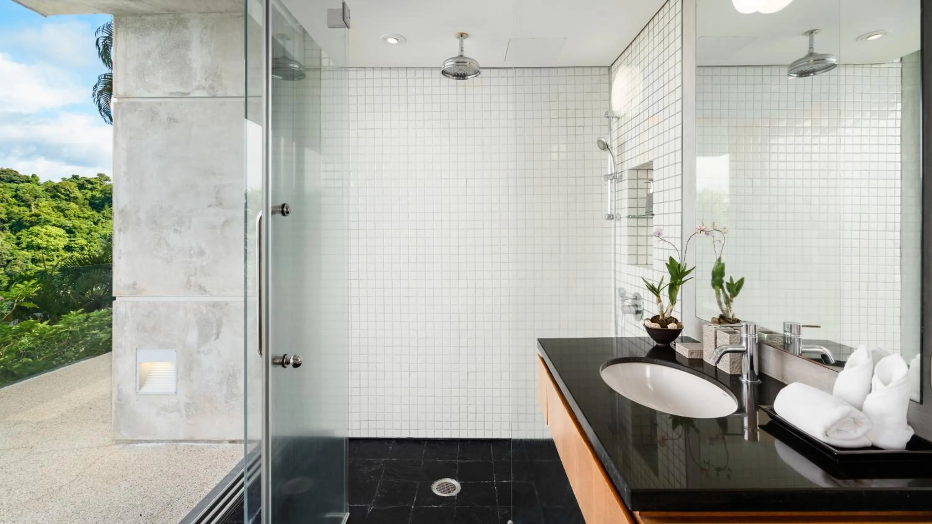 Shower in Villa Viman