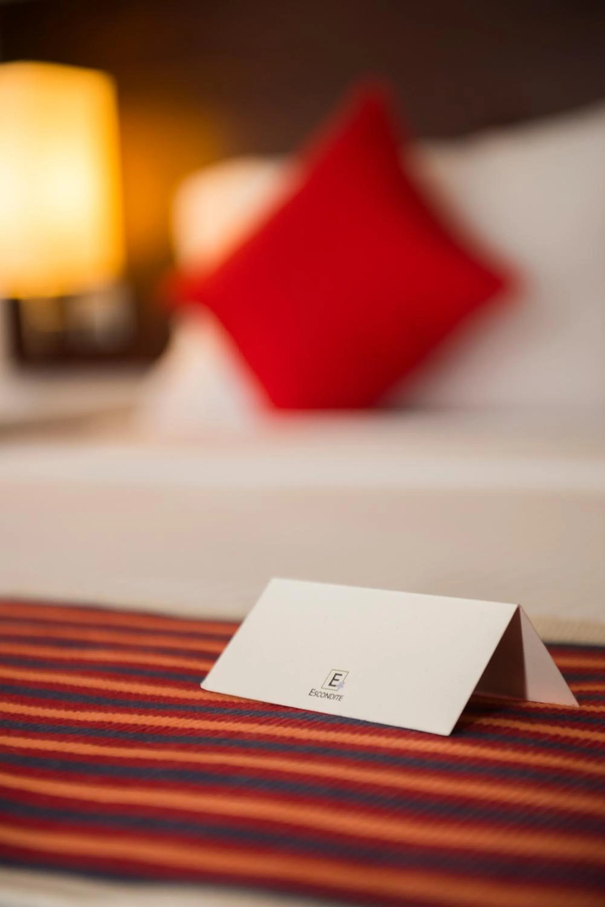 Bed in Villa Escondite - The Hotel