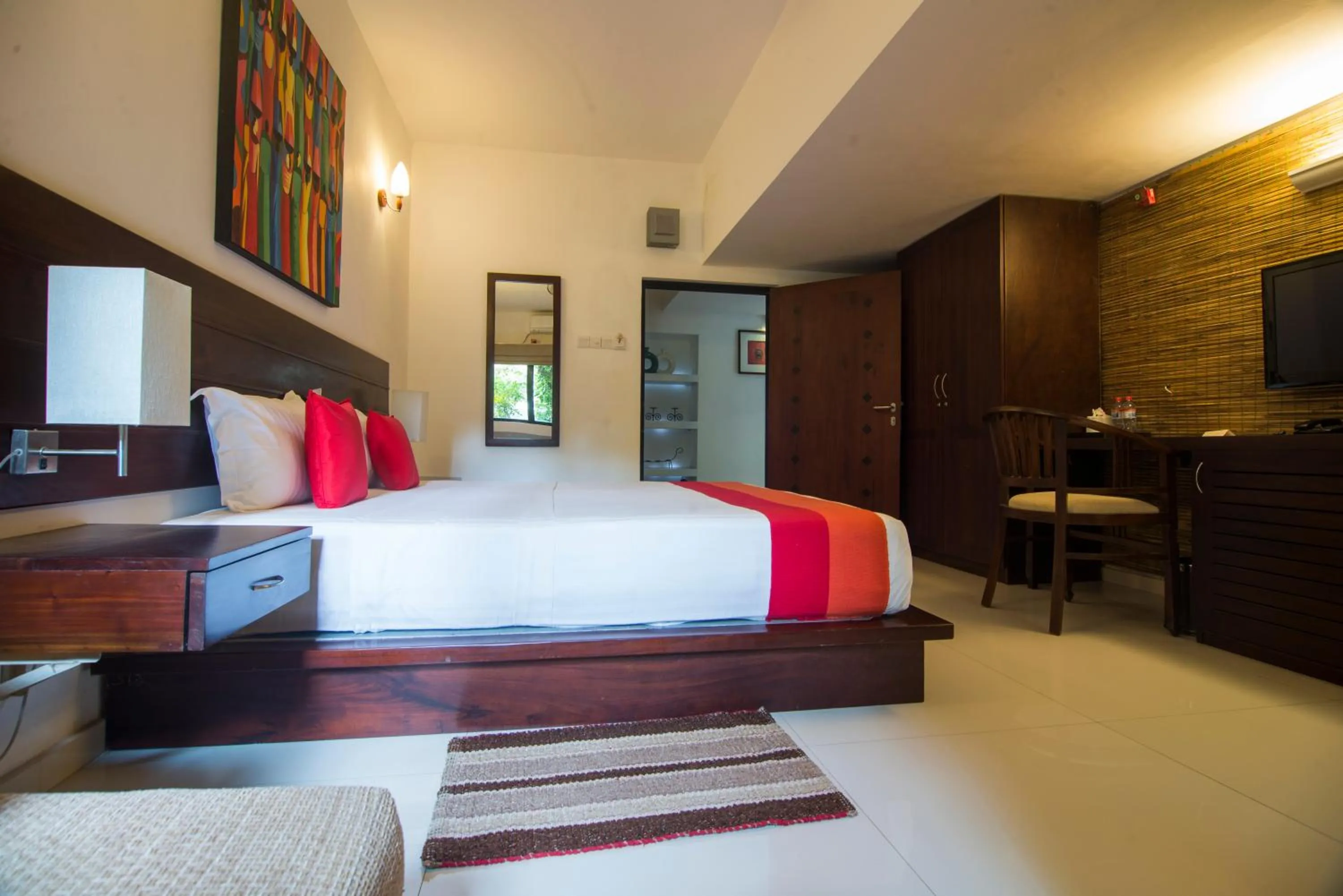 Bed in Villa Escondite - The Hotel