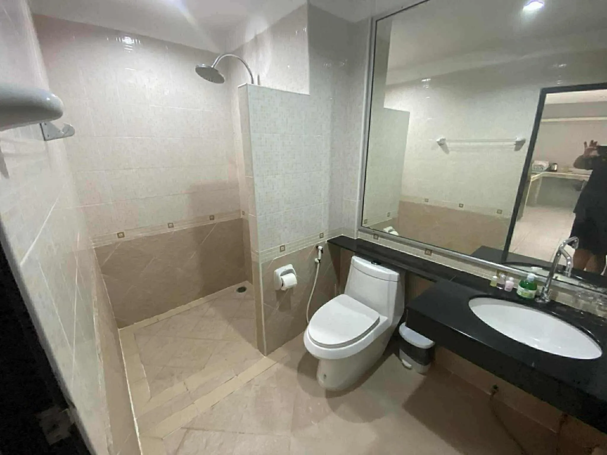 KARON STUDIO APARTMENT