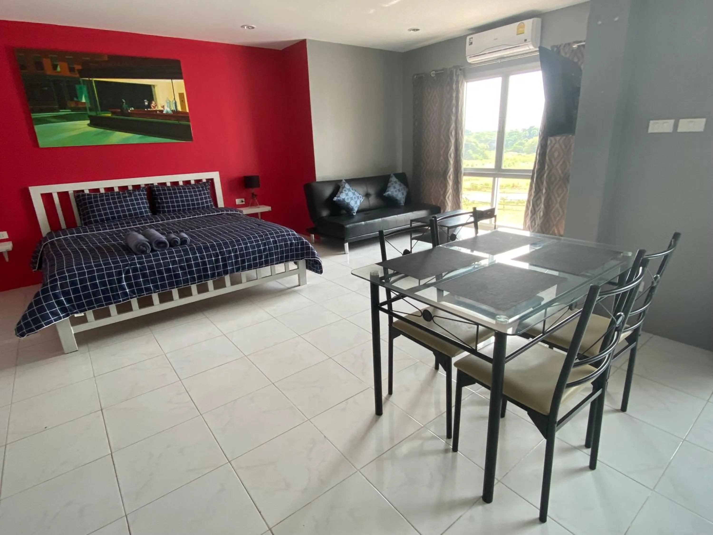 KARON STUDIO APARTMENT