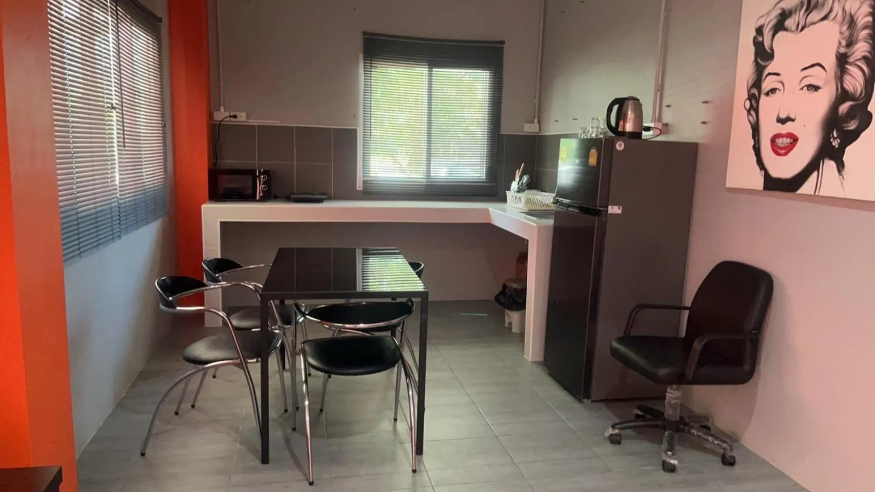 KARON STUDIO APARTMENT