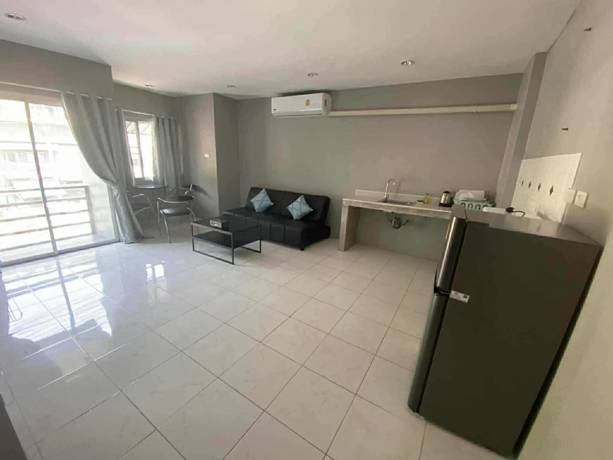 KARON STUDIO APARTMENT