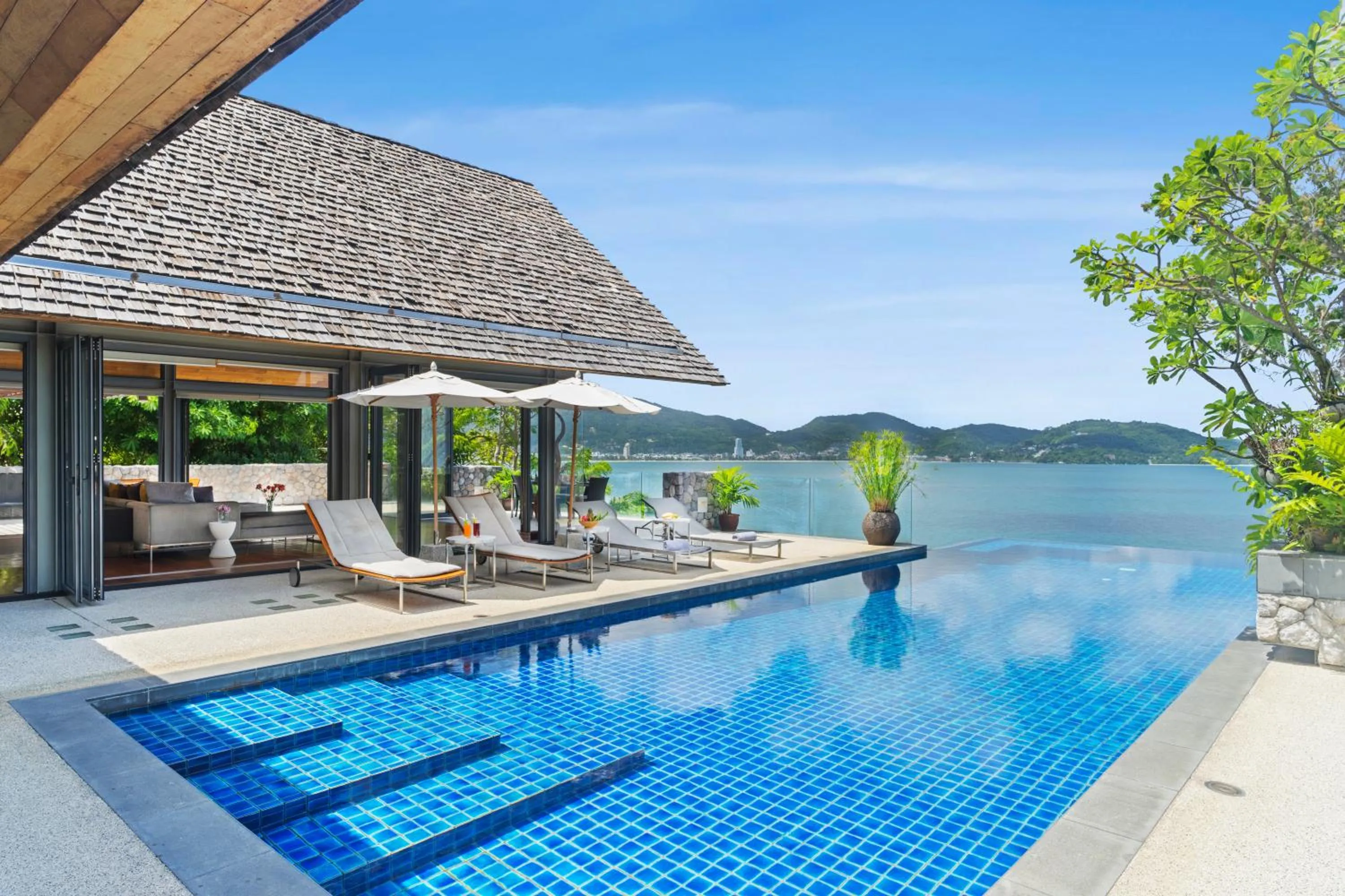 Swimming pool in Villa Hale Malia