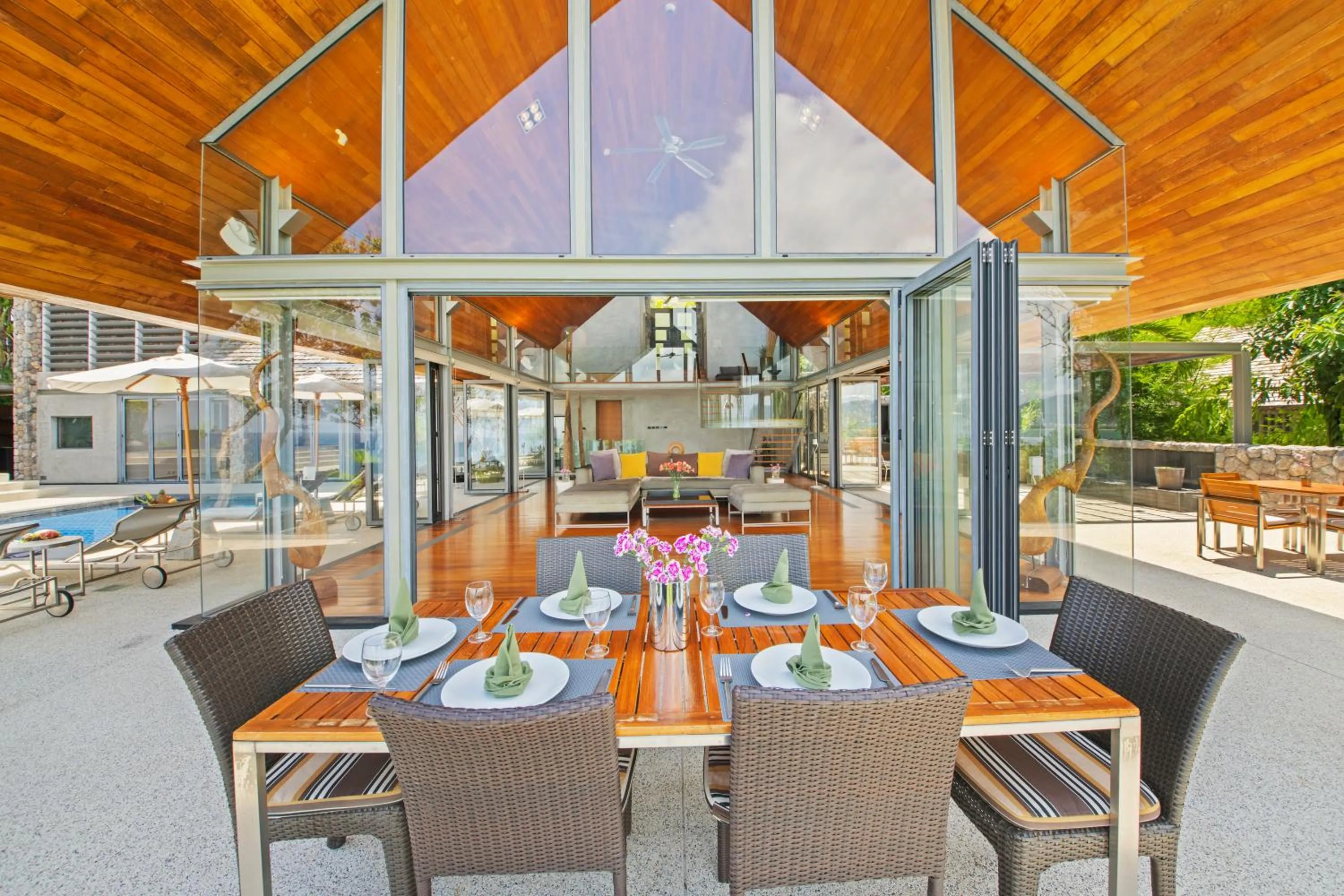 Dining area in Villa Hale Malia