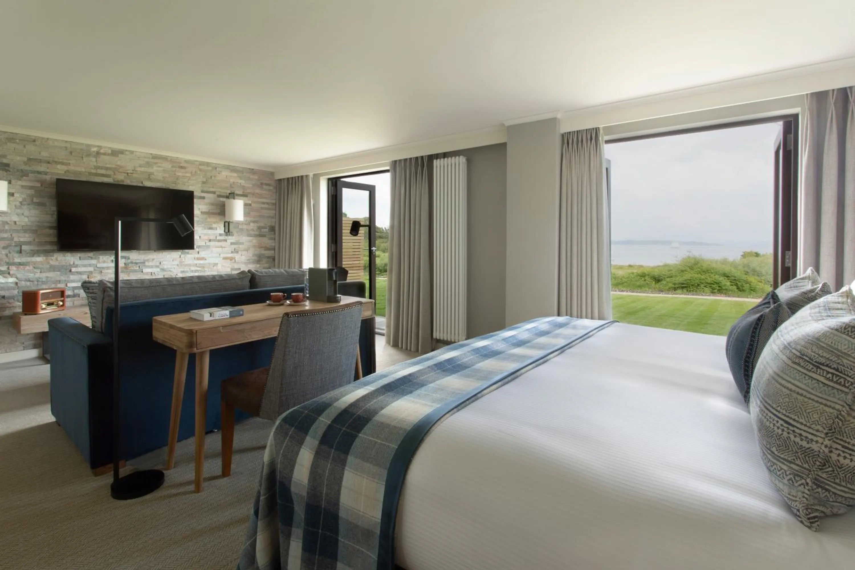 Photo of the whole room, Bed in Isle Of Mull Hotel and Spa