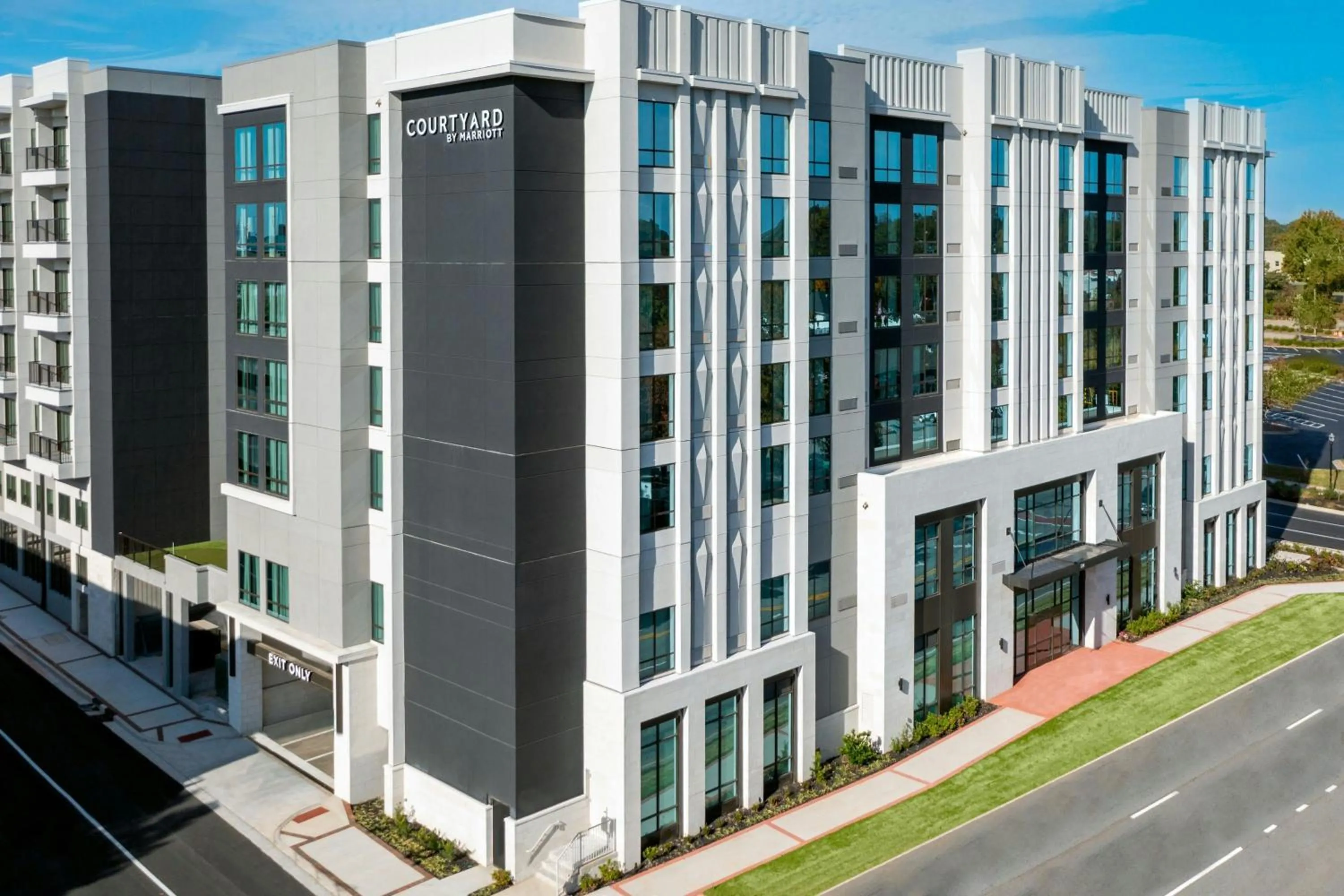 Property building in Courtyard by Marriott Gainesville GA