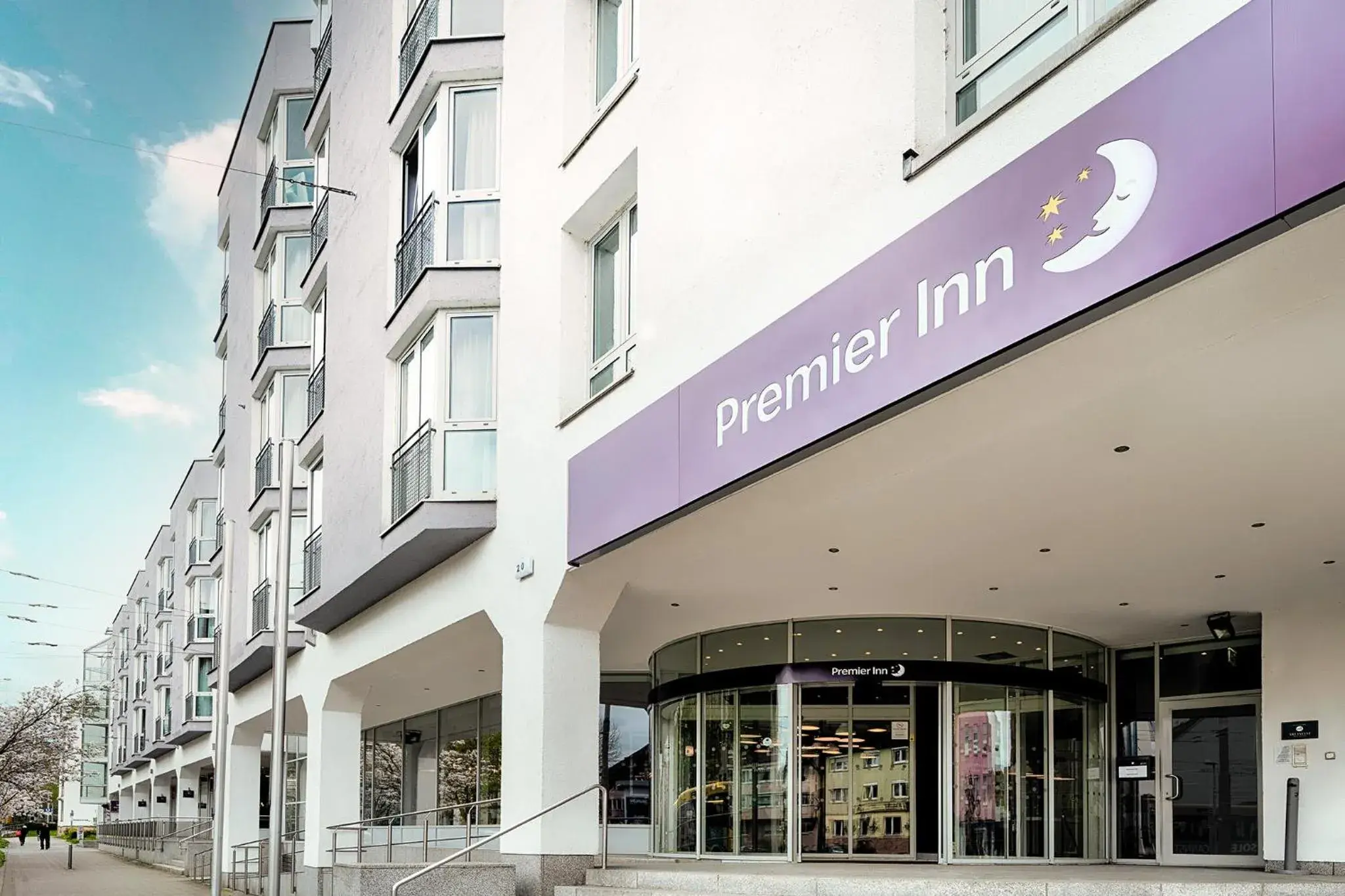 Property building in Premier Inn Stuttgart Bad Cannstatt Property building in Premier Inn Stuttgart Bad Cannstatt