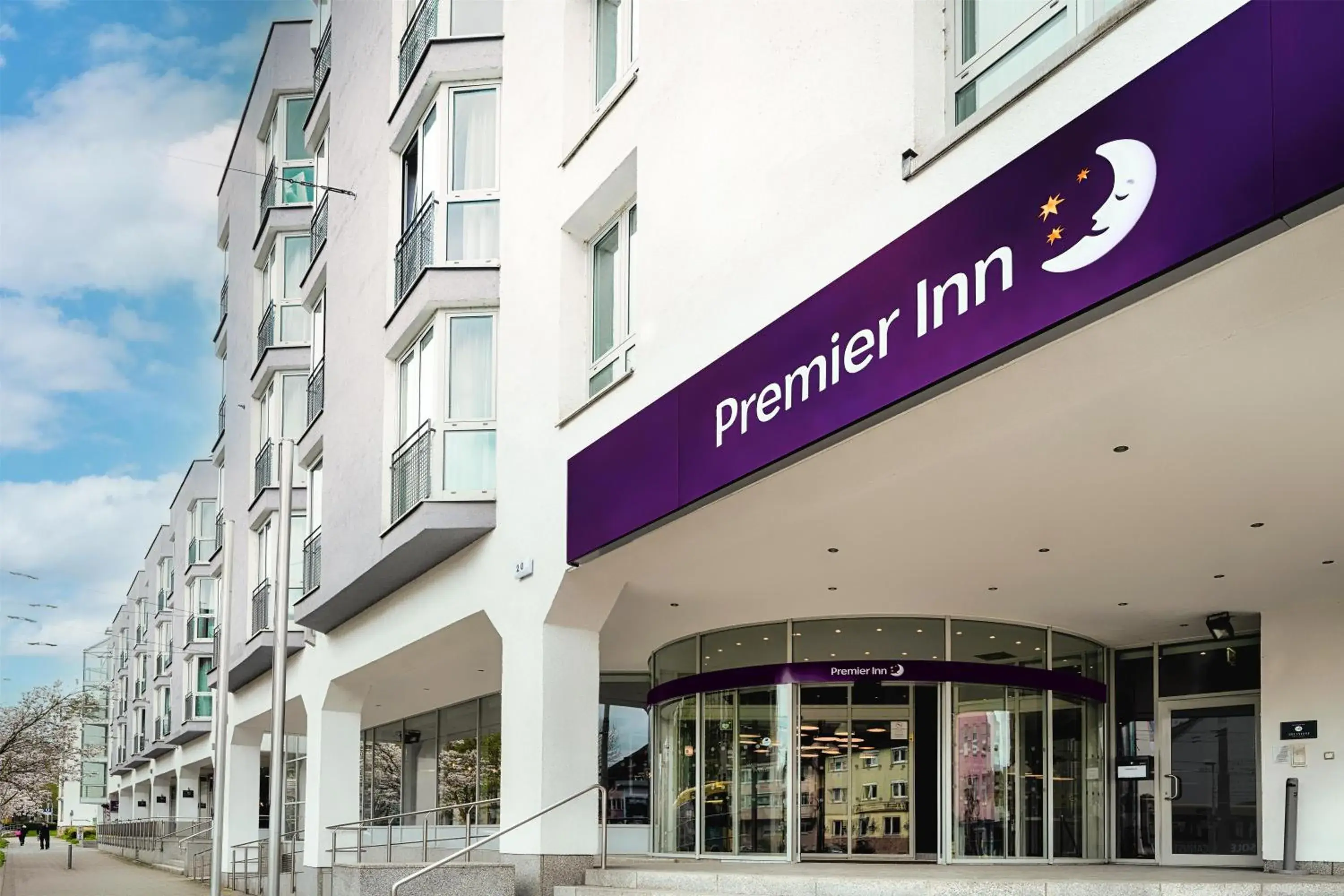 Property building in Premier Inn Stuttgart Bad Cannstatt Property building in Premier Inn Stuttgart Bad Cannstatt