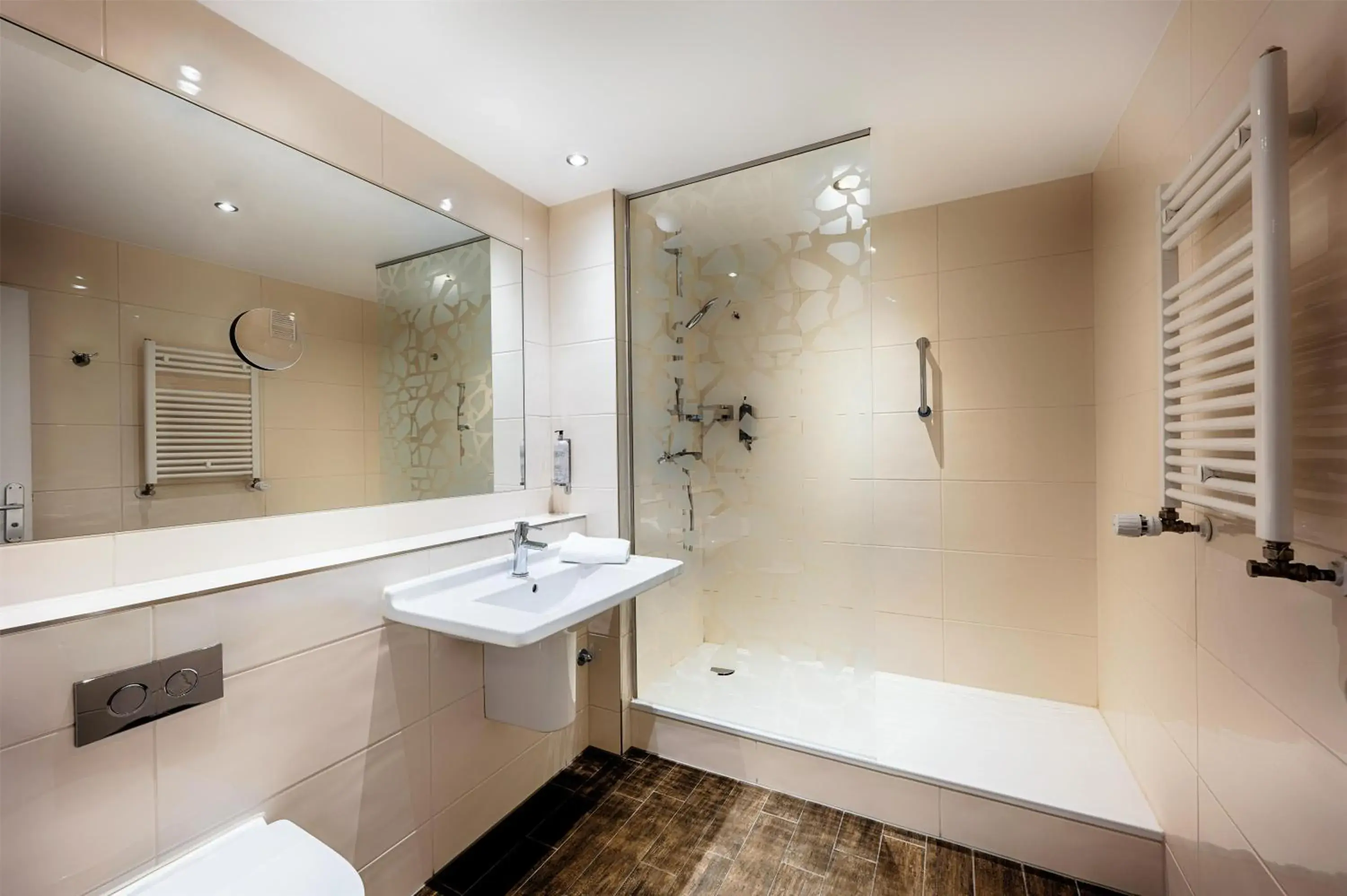 Bathroom in Premier Inn Stuttgart Bad Cannstatt Bathroom in Premier Inn Stuttgart Bad Cannstatt