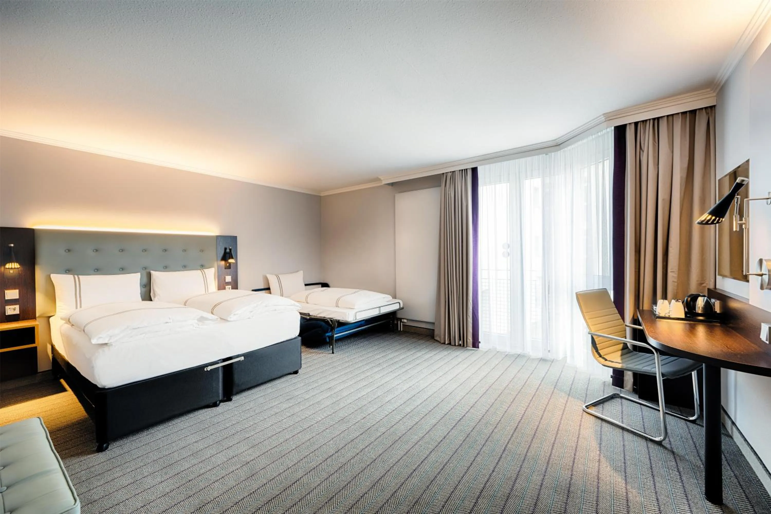 Bedroom, Bed in Premier Inn Stuttgart Bad Cannstatt