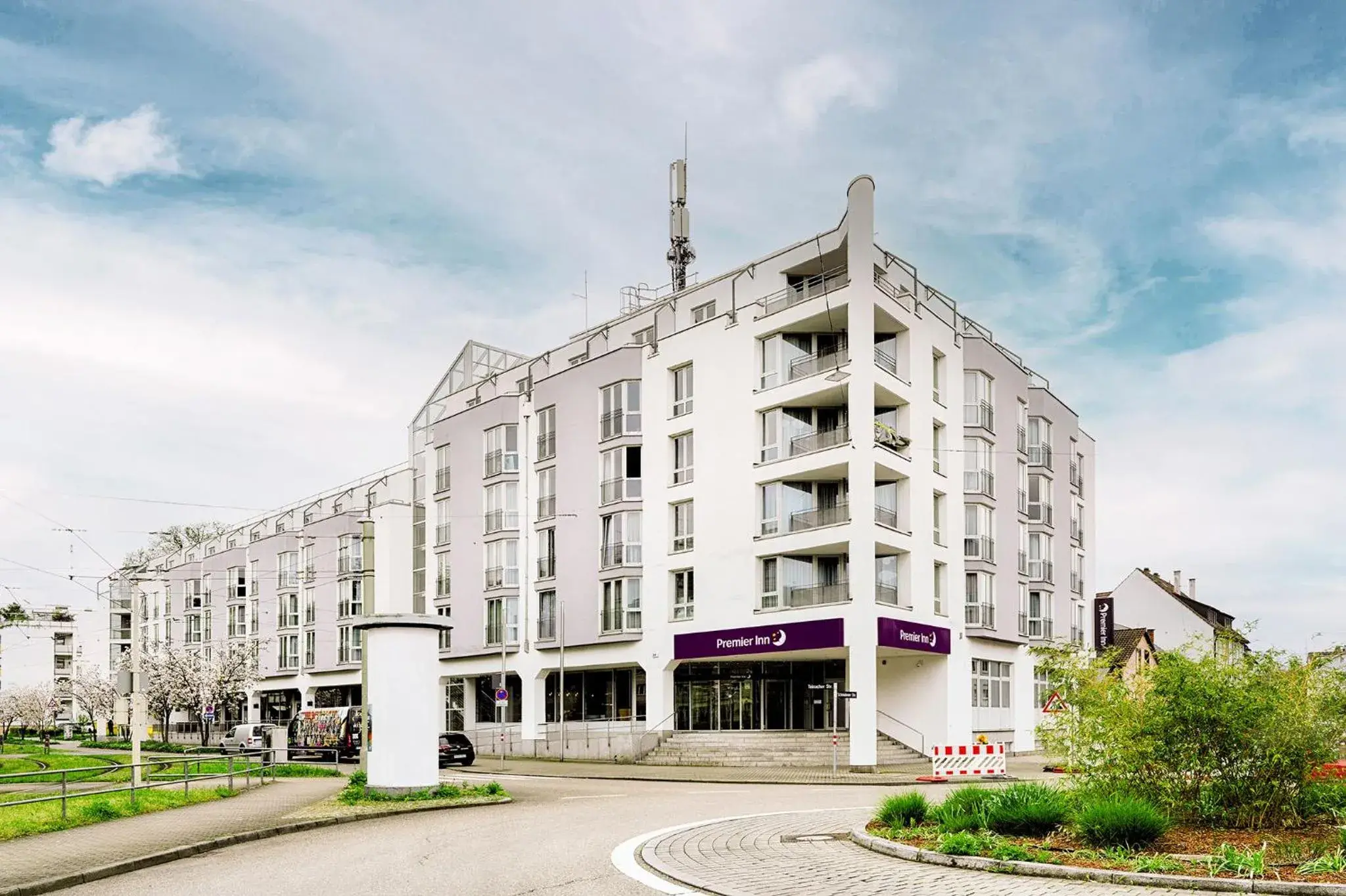 Property building in Premier Inn Stuttgart Bad Cannstatt Property building in Premier Inn Stuttgart Bad Cannstatt