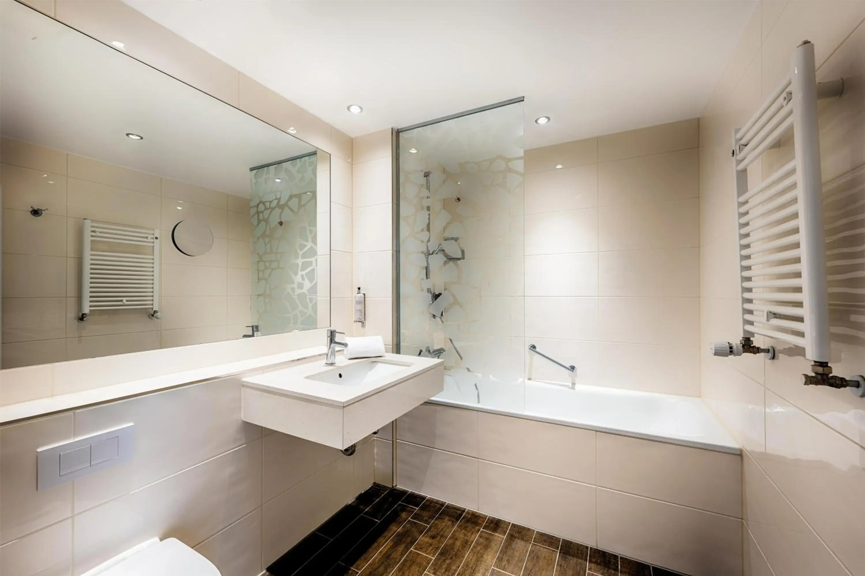 Bathroom in Premier Inn Stuttgart Bad Cannstatt Bathroom in Premier Inn Stuttgart Bad Cannstatt