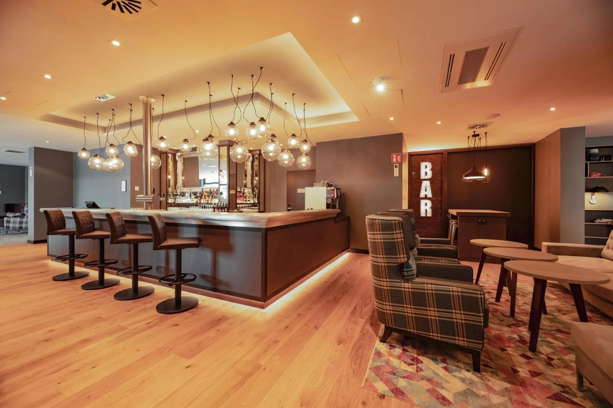 Lounge or bar in Premier Inn Karlsruhe City Am Wasserturm