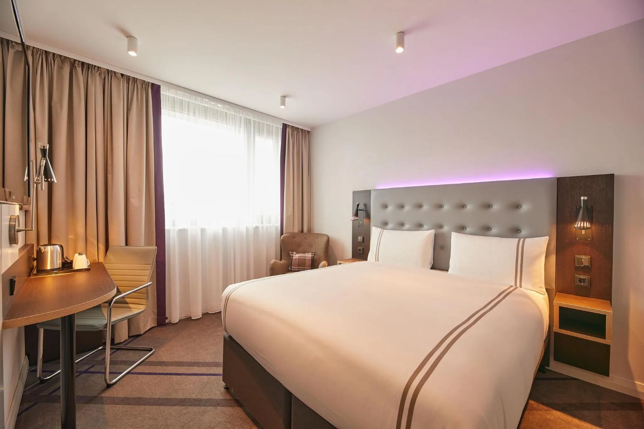 Standard Double Room in Premier Inn Karlsruhe City Am Wasserturm