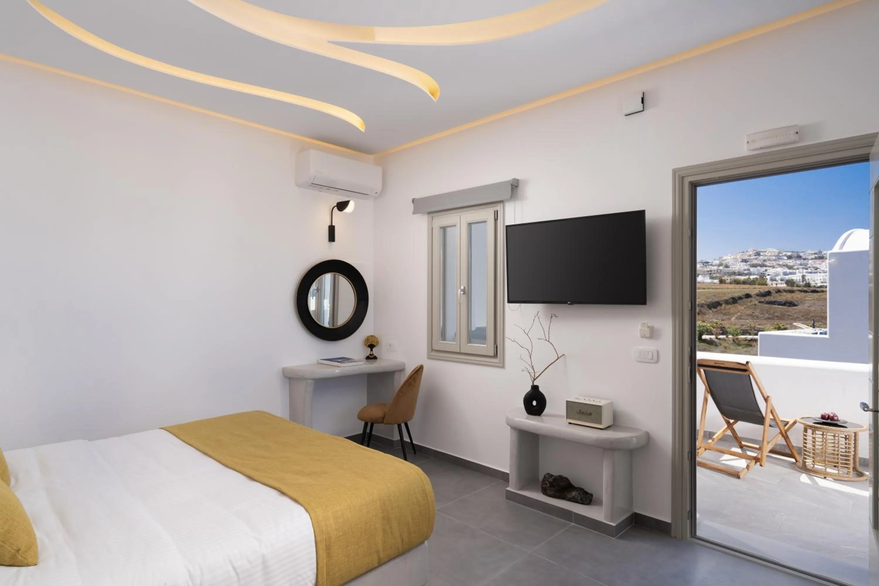 Photo of the whole room, Bed in Santa Mar ECO Suites