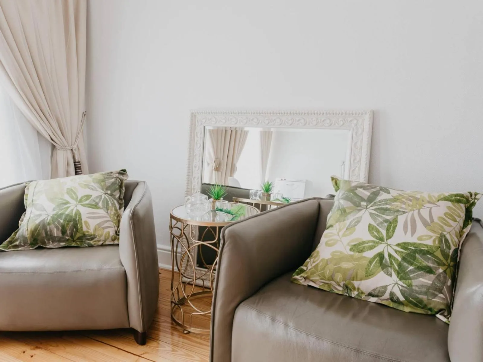 Decorative detail in Akamah Estate