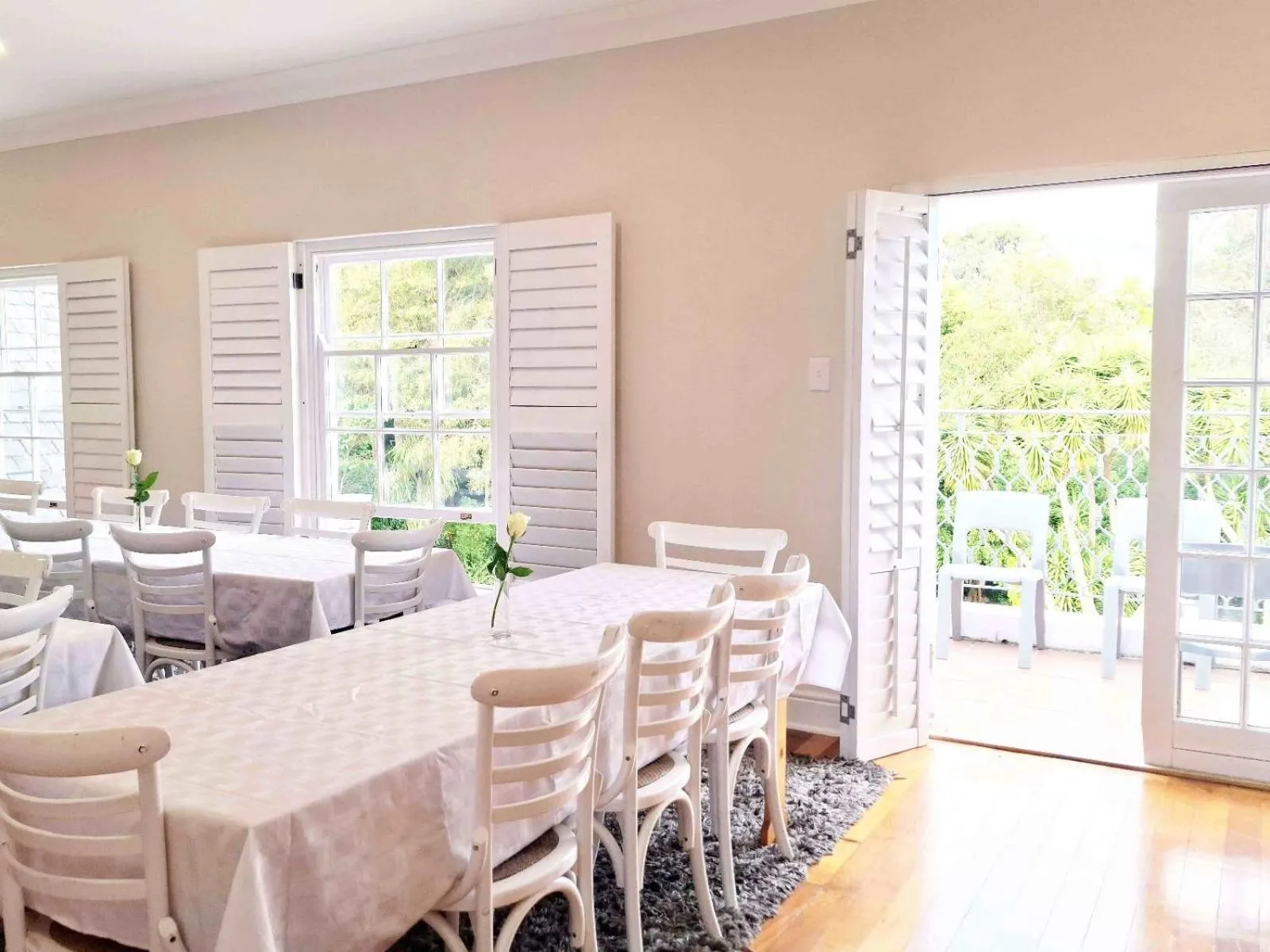 Business facilities in Akamah Estate