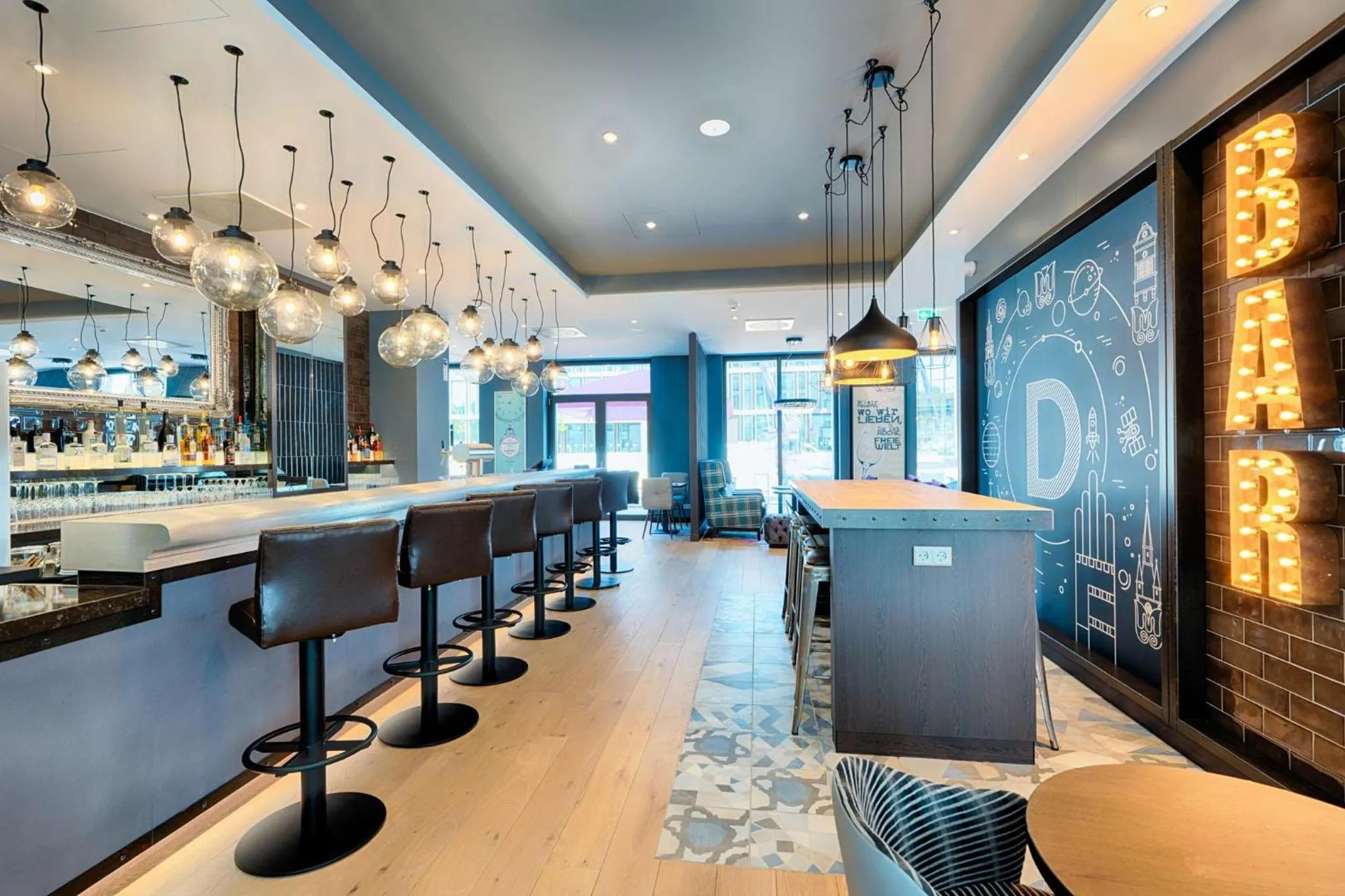 Lounge or bar in Premier Inn Darmstadt City Centre