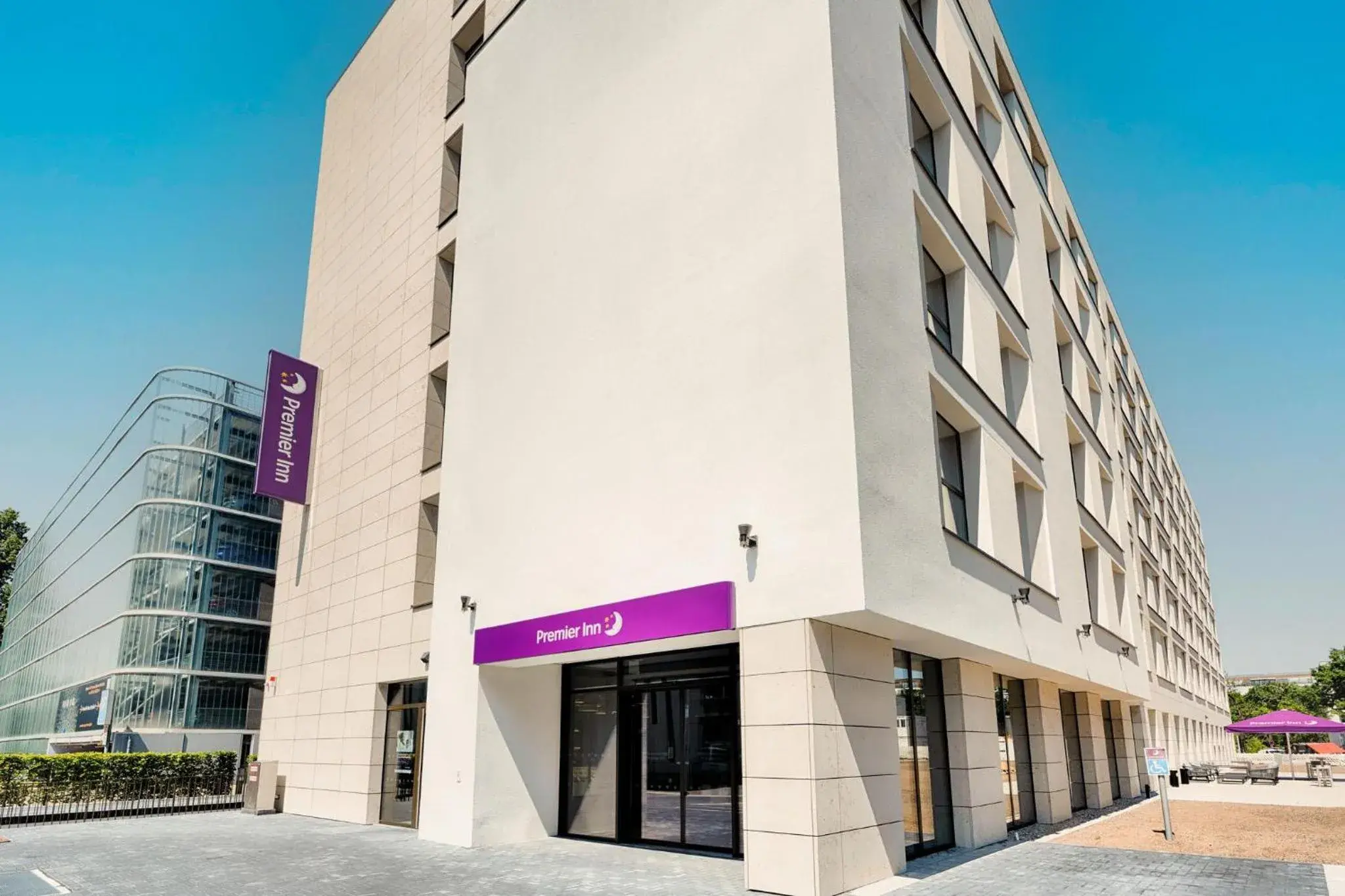 Property building in Premier Inn Darmstadt City Centre Property building in Premier Inn Darmstadt City Centre