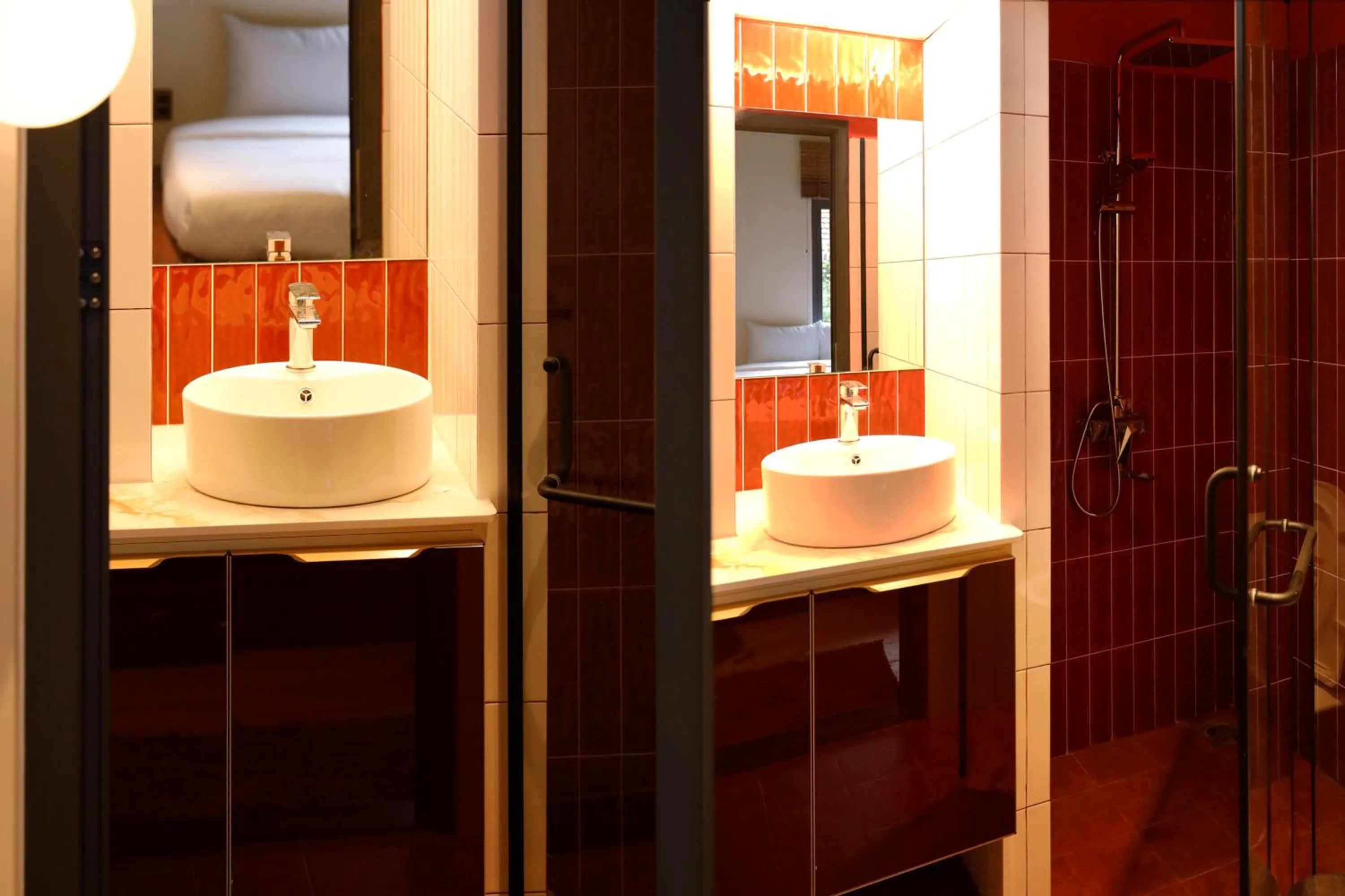 Bathroom in Hôtel De Da Phu