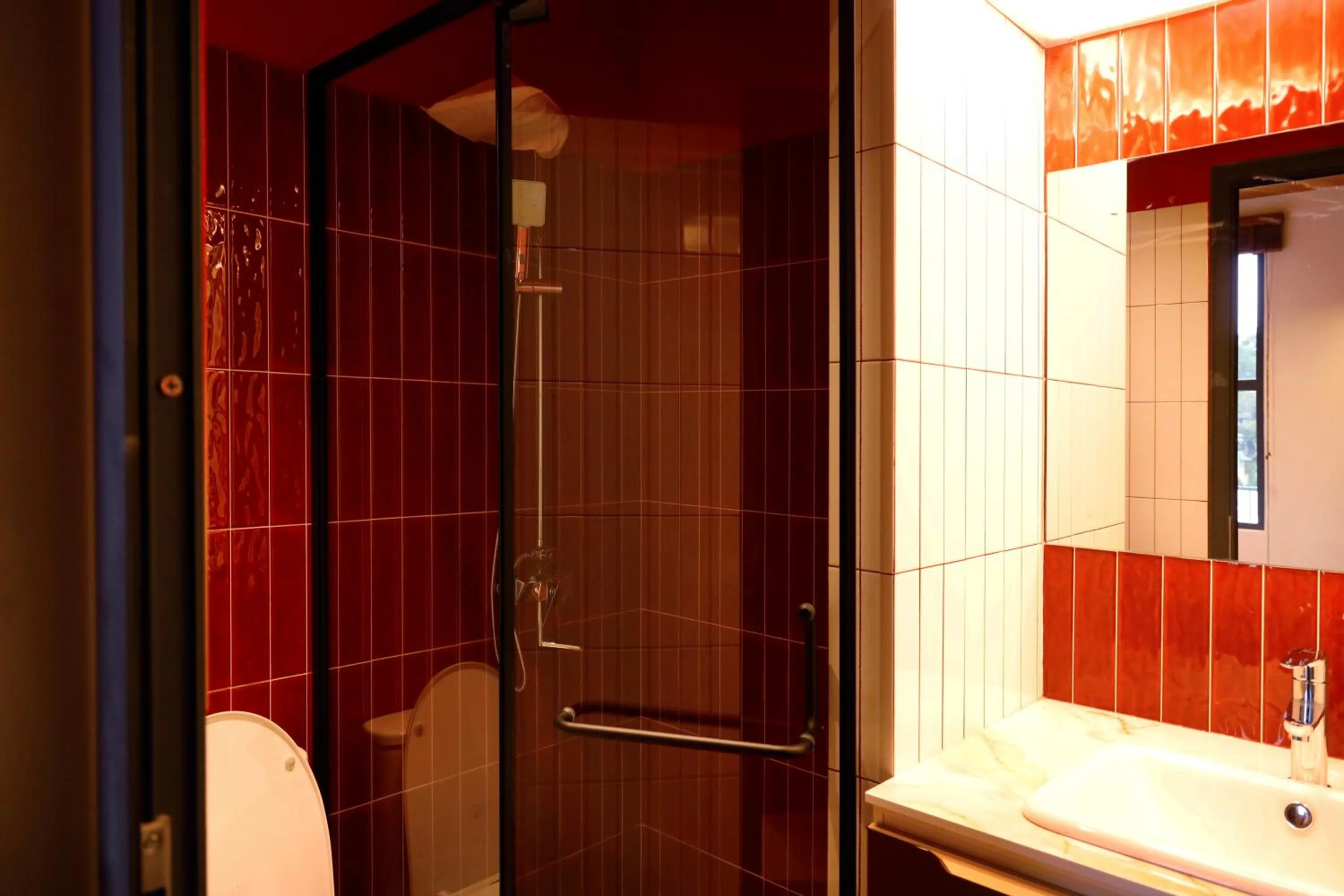Shower in Hôtel De Da Phu