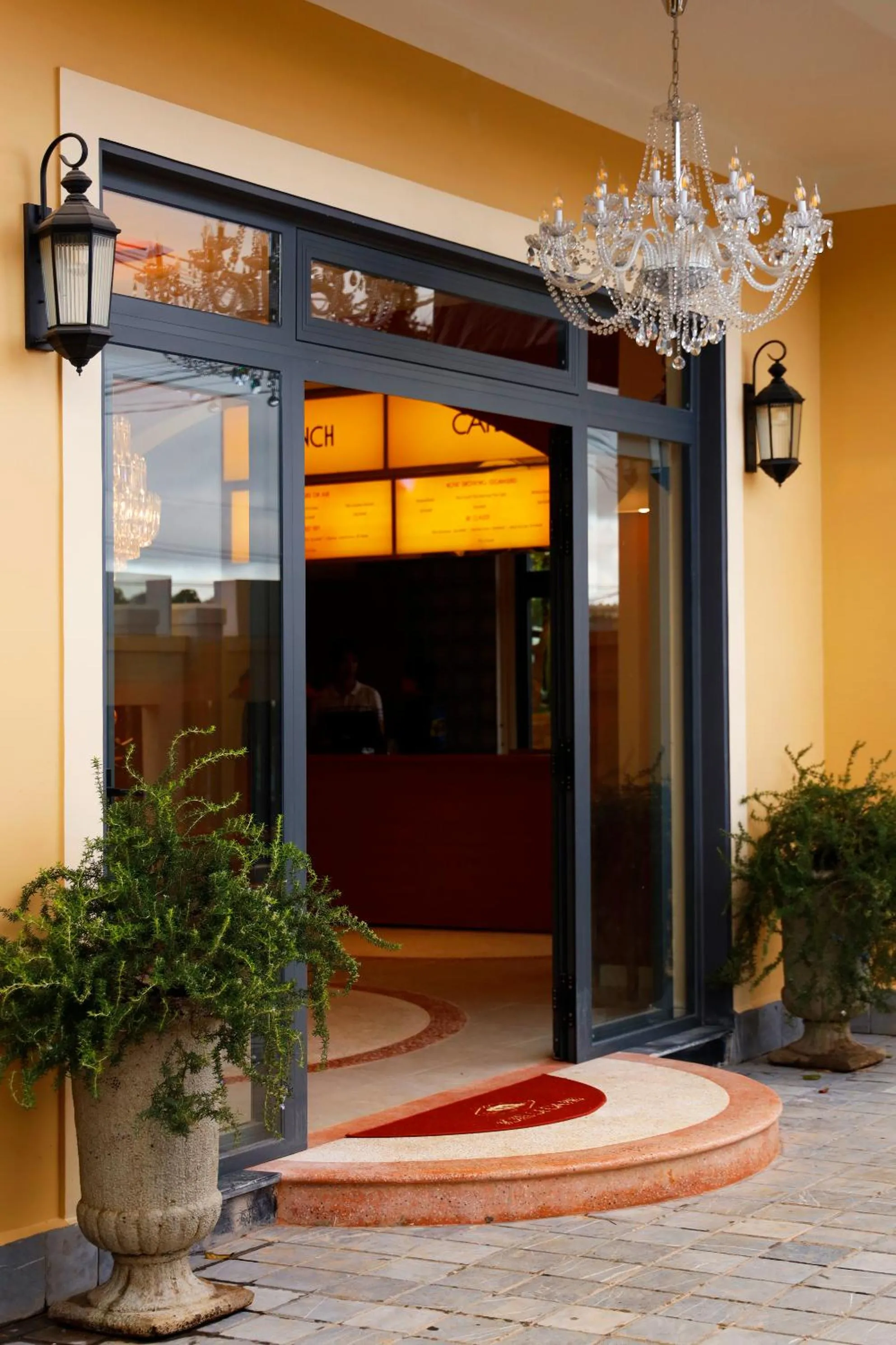 Restaurant/places to eat in Hôtel De Da Phu