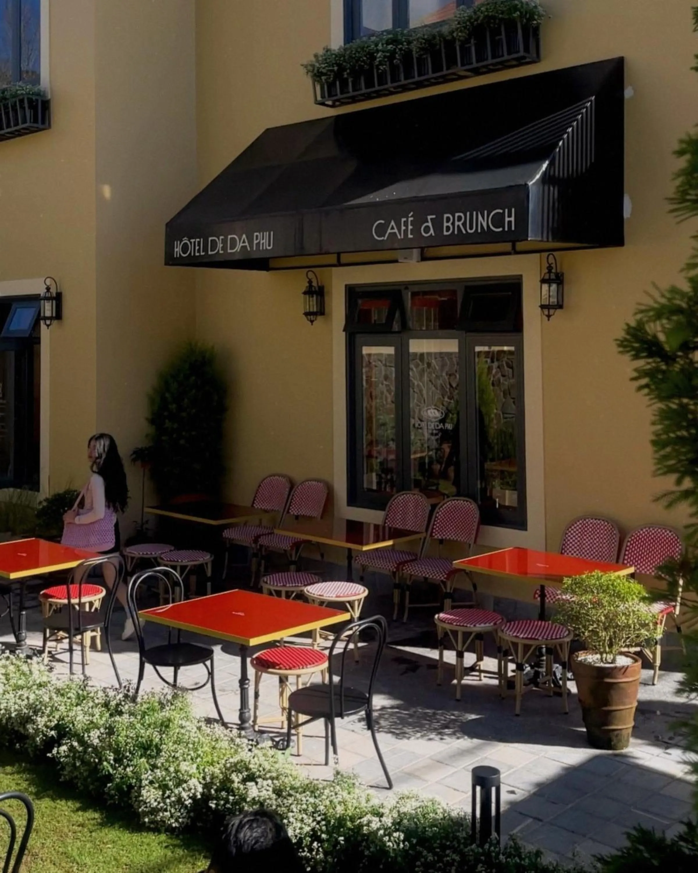 Restaurant/places to eat in Hôtel De Da Phu