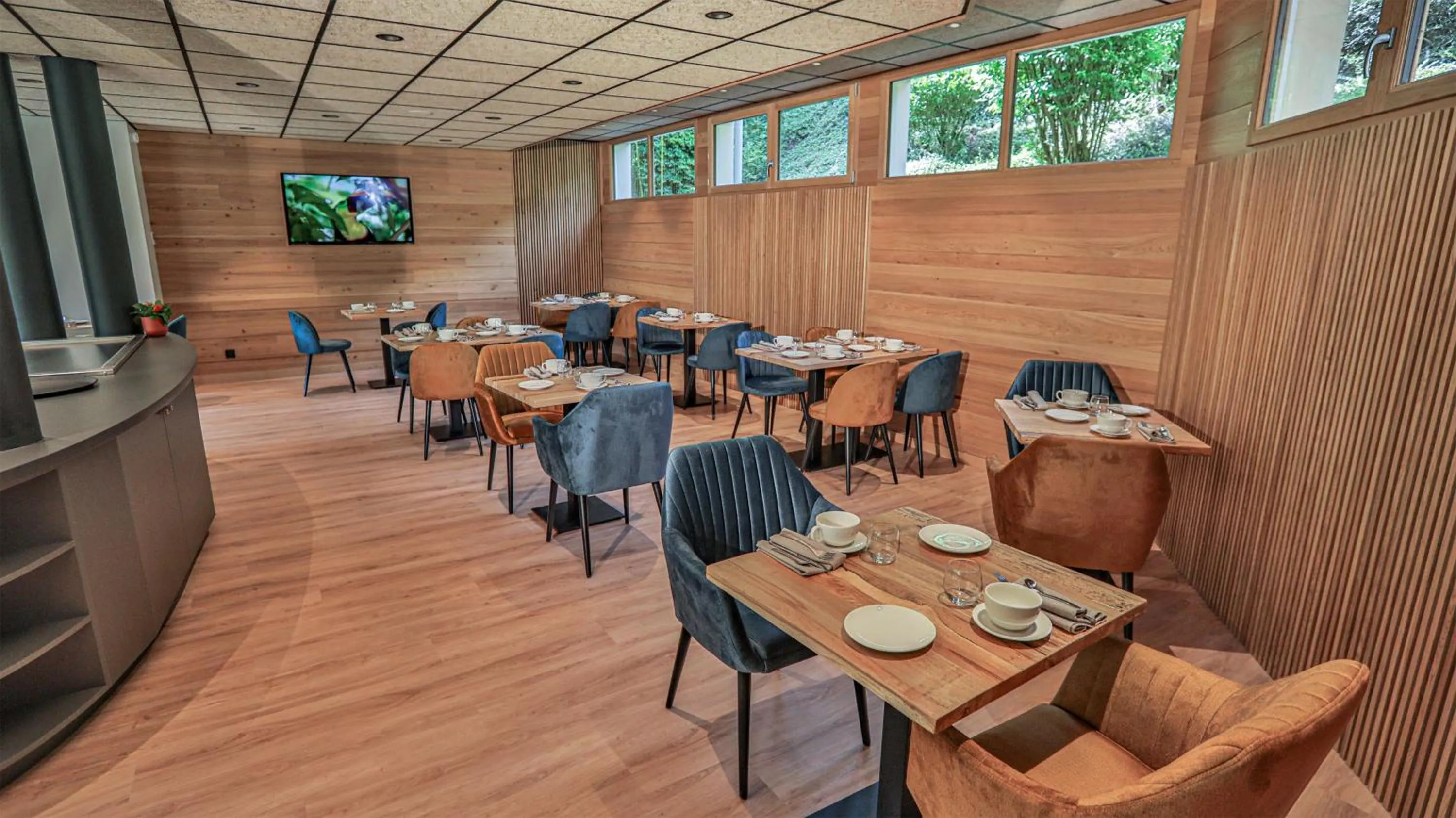 Restaurant/places to eat in LOGIS HOTEL L'HÔTEL DES BAINS - Salles-la-Source