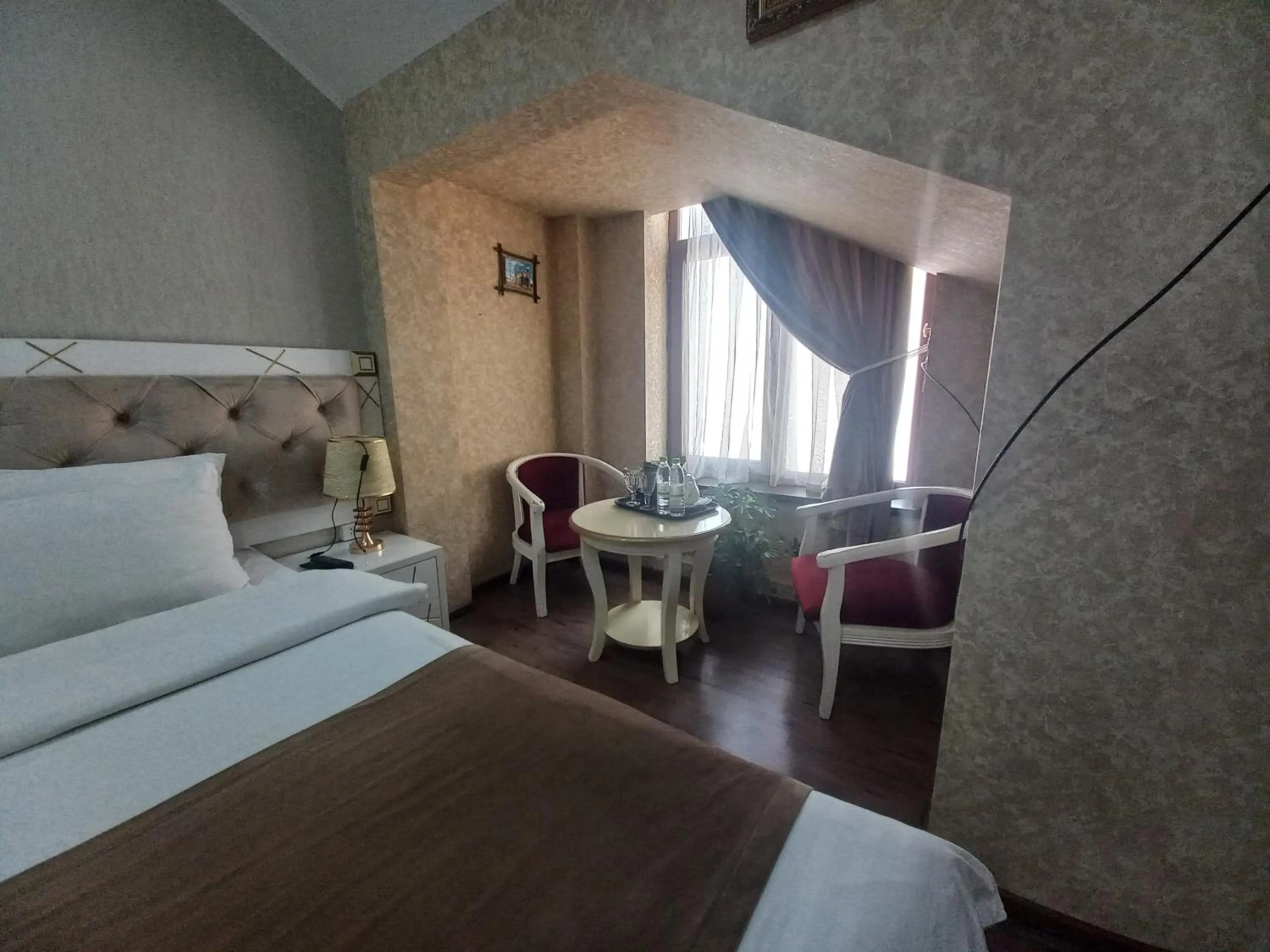 Bed in The Royal Hotel