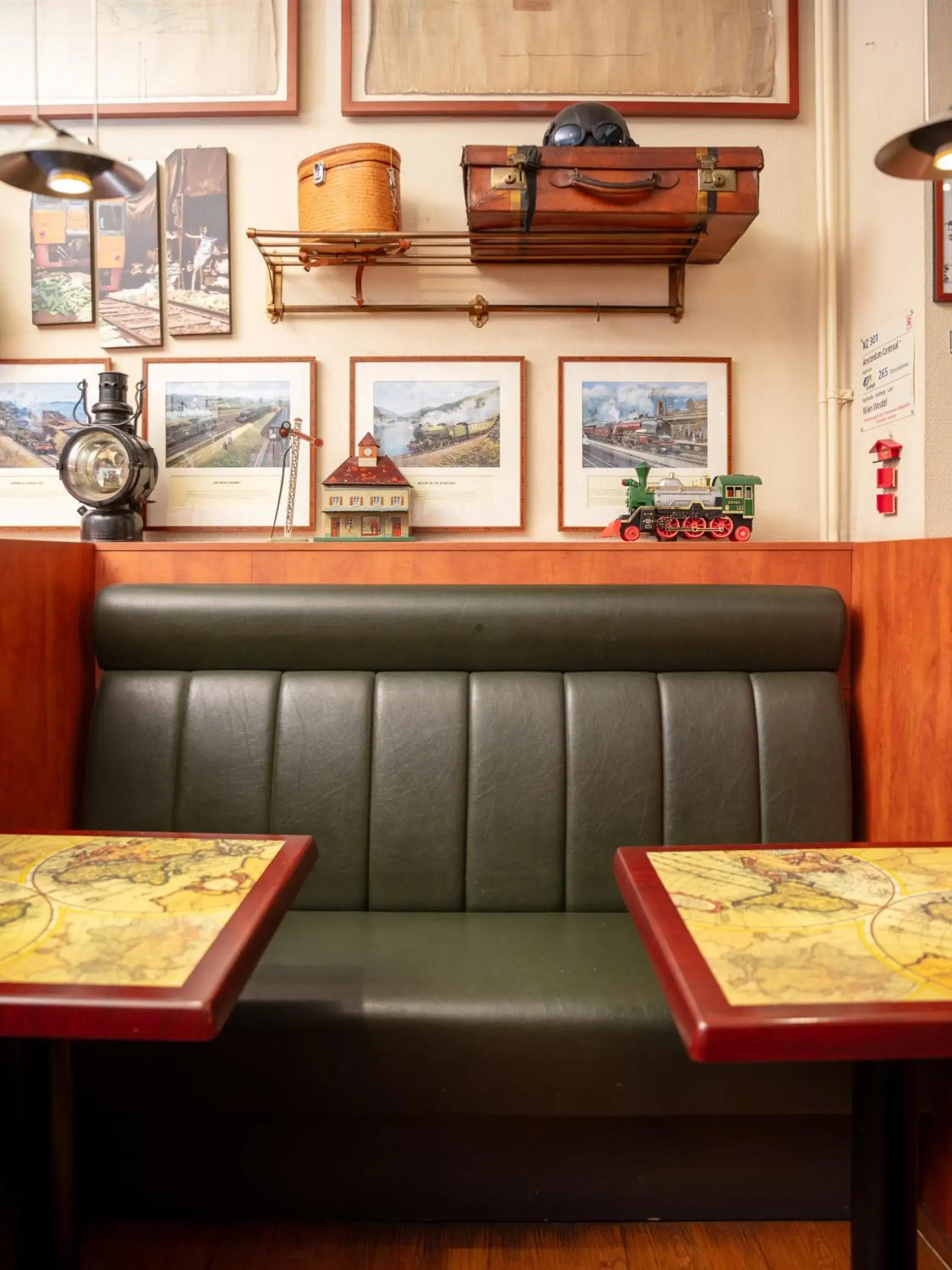 Lounge or bar in A-Train Hotel Lounge or bar in A-Train Hotel