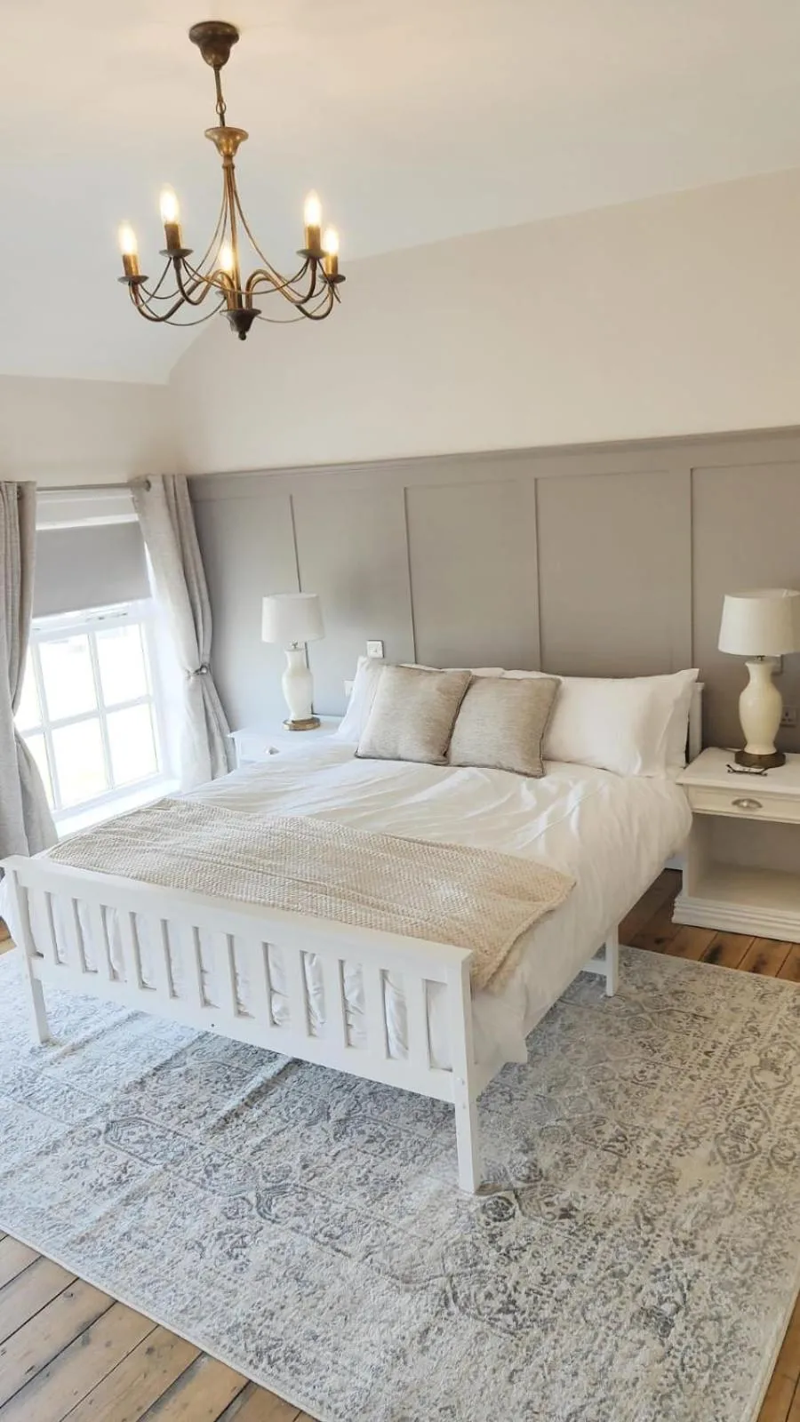 Bed in LONDONDERRYS Bar and Accommodation