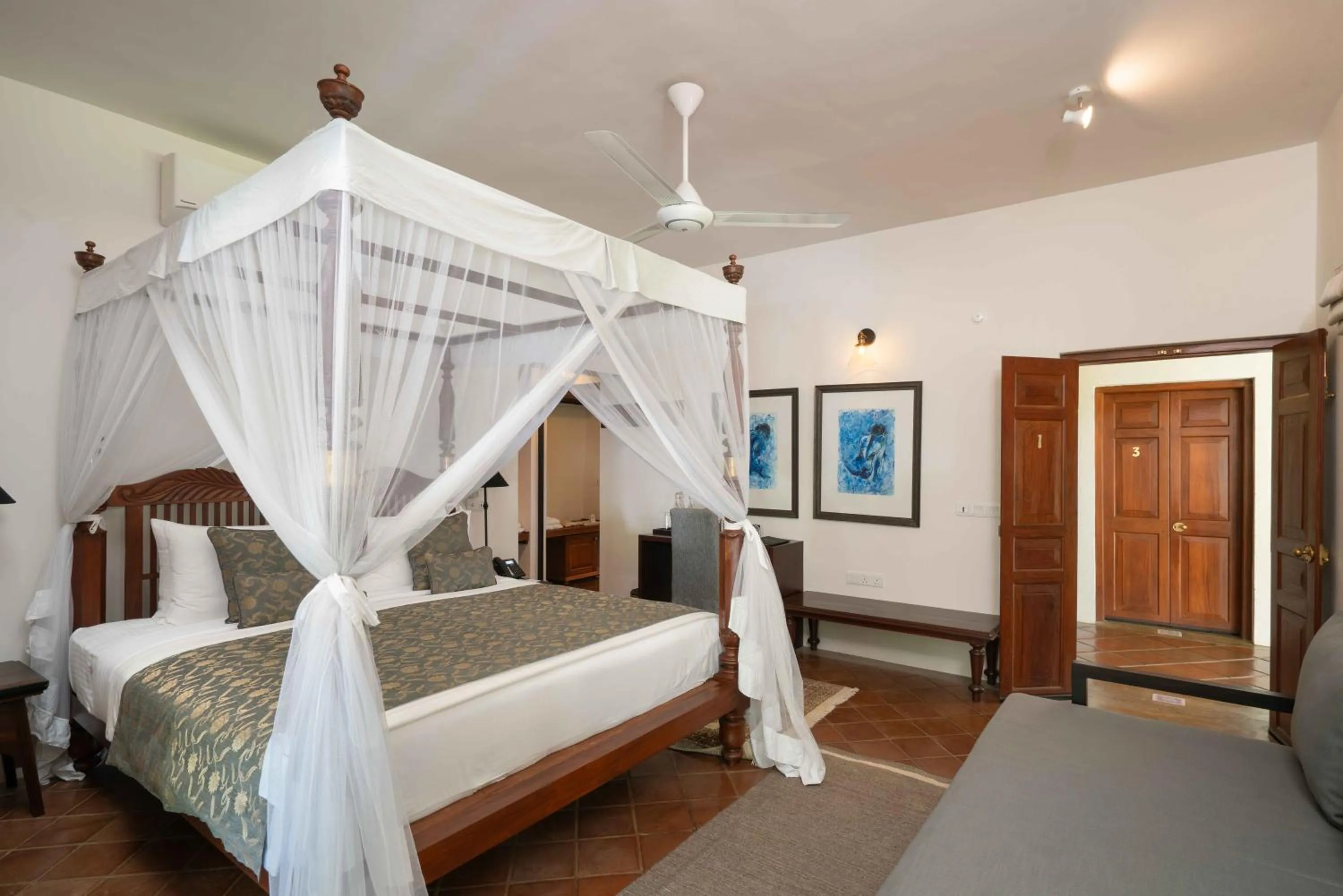 Bed in Taru Villas Kandy