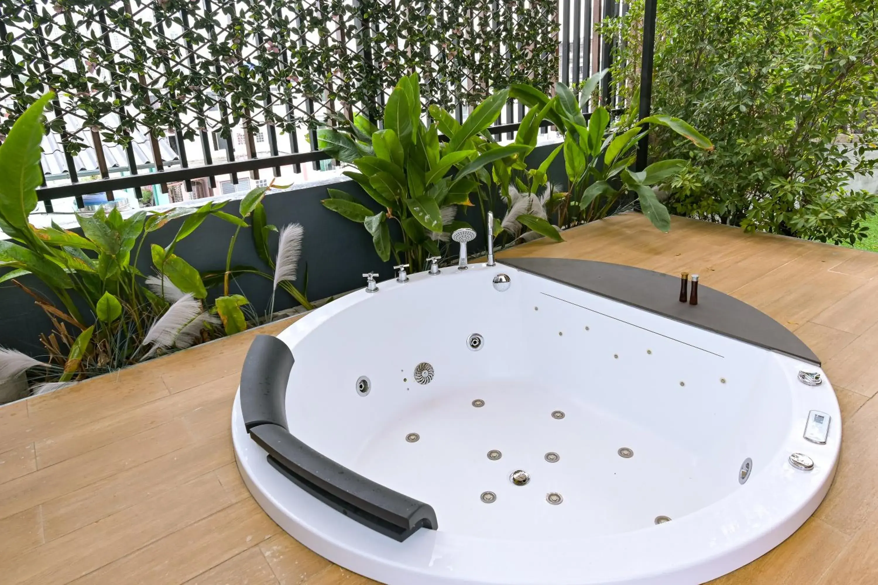 Garden view in Shewin de Bangkok Garden view in Shewin de Bangkok