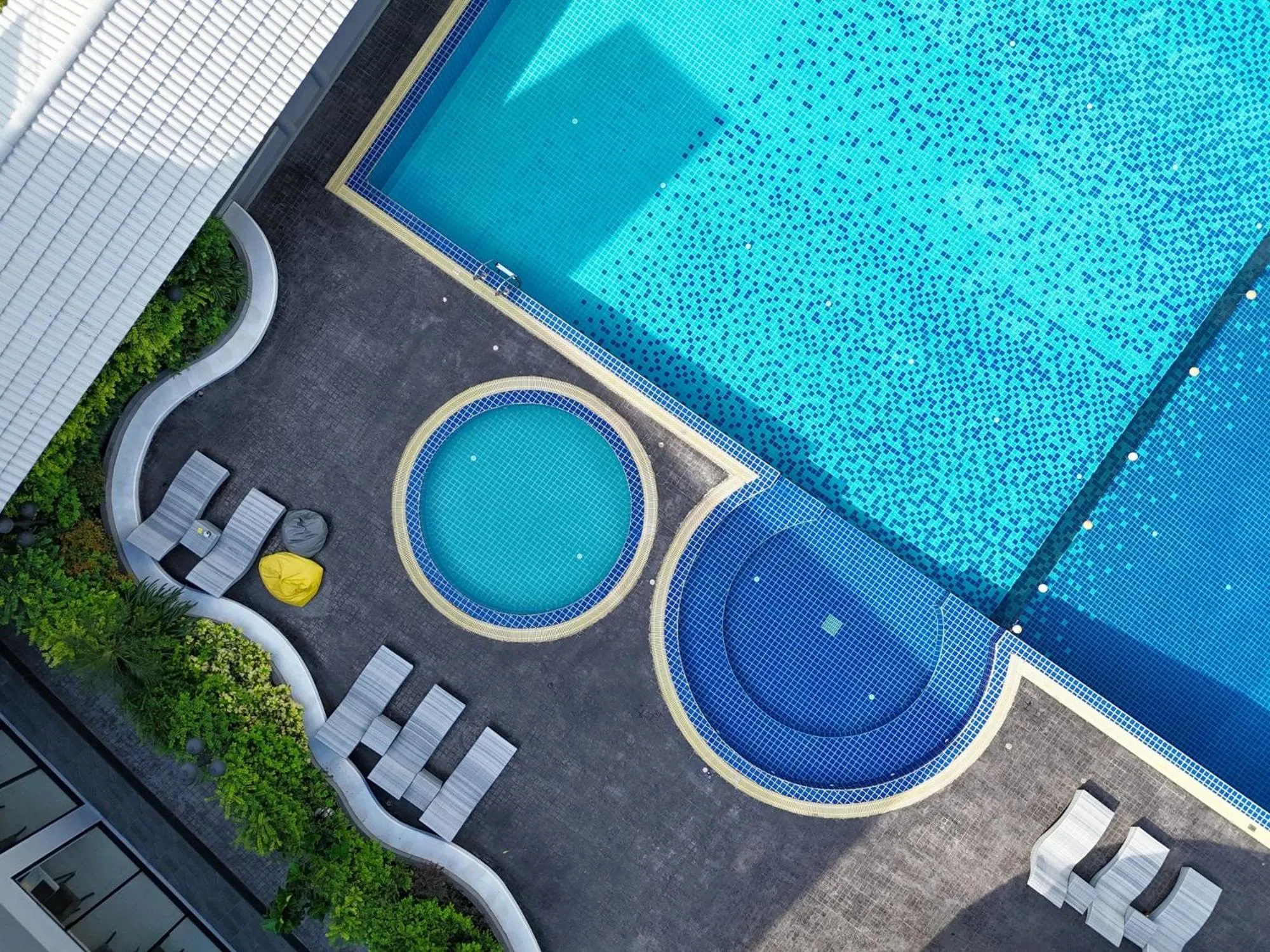 Swimming pool in Shewin de Bangkok
