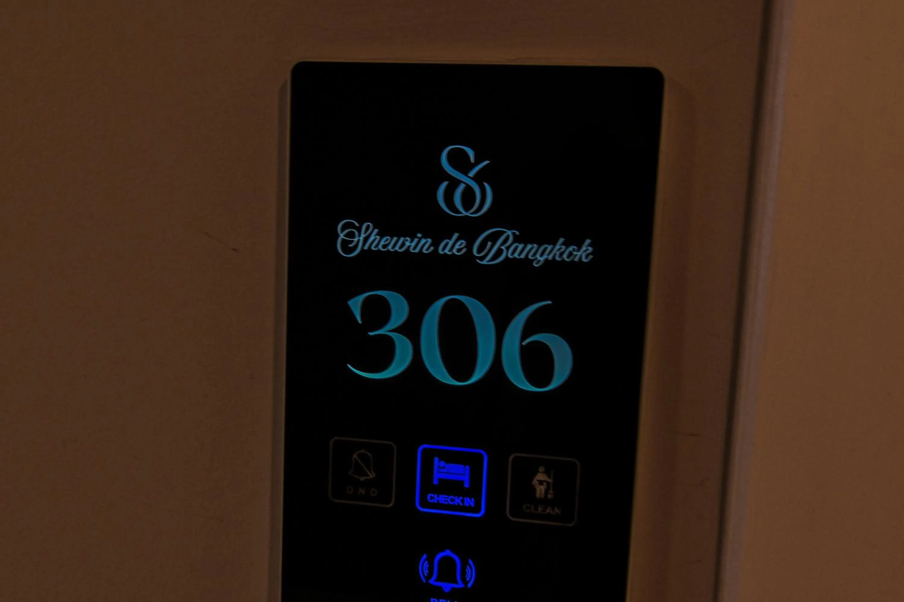 Text overlay in Shewin de Bangkok