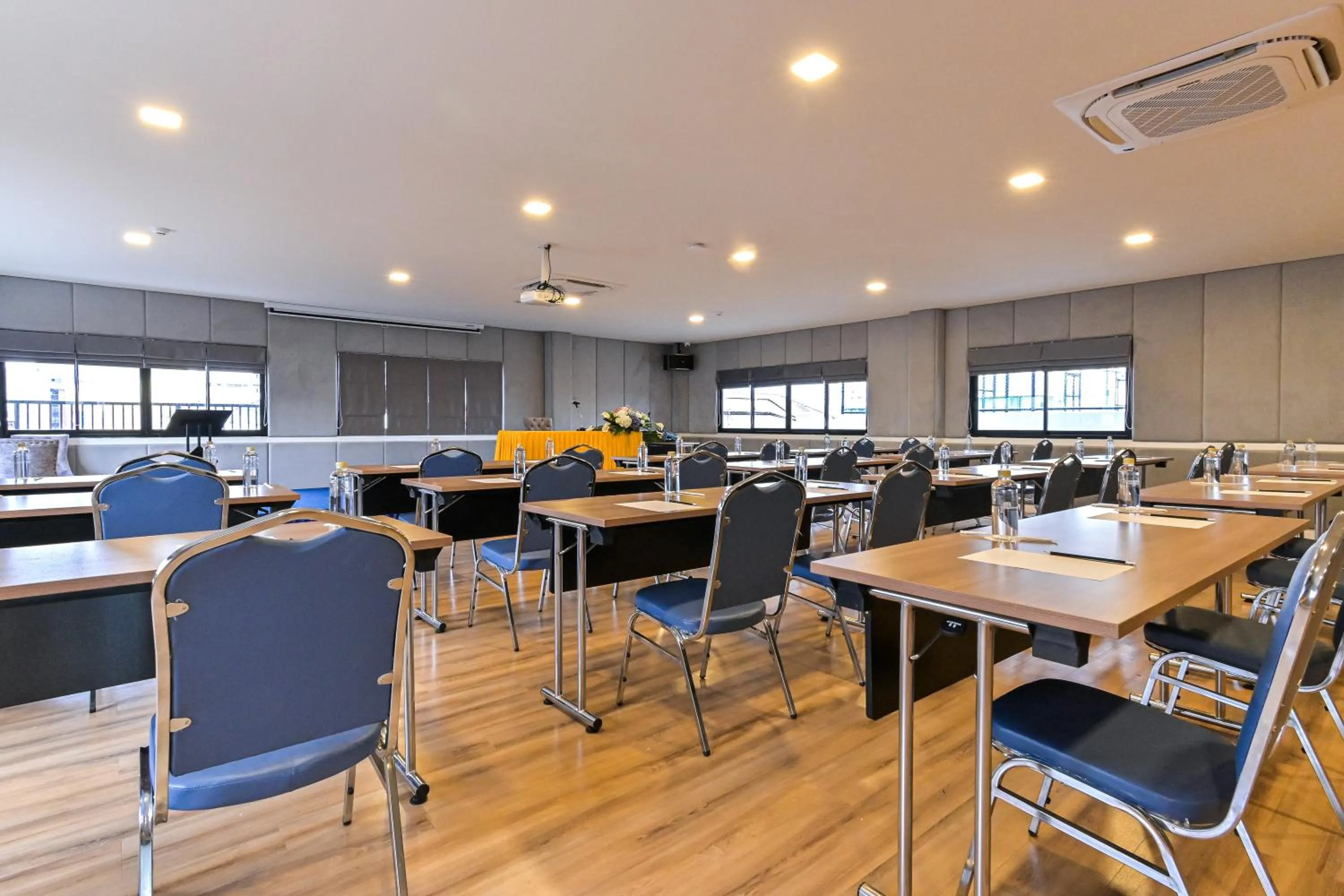 Meeting/conference room in Shewin de Bangkok