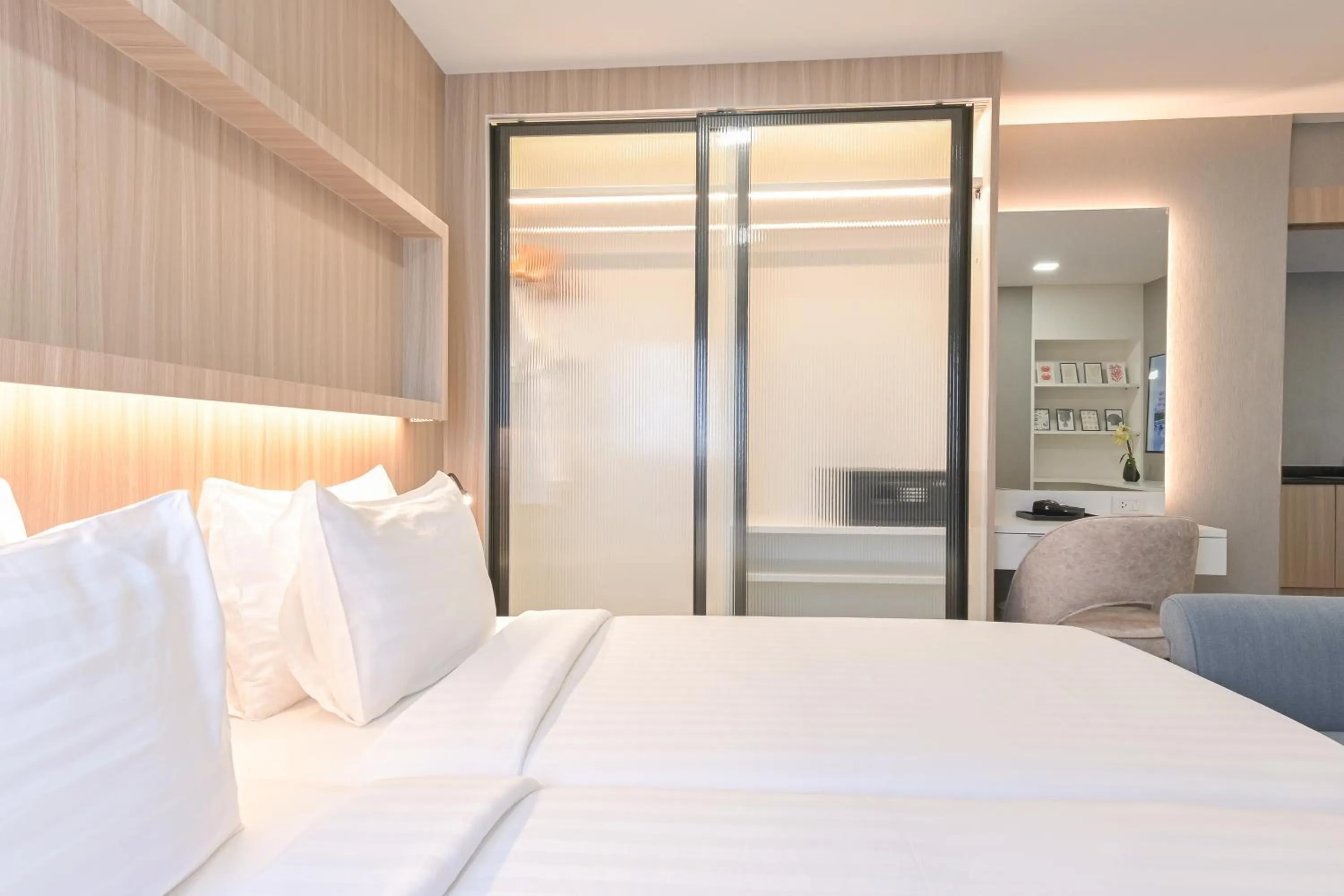 Bedroom, Bed in Shewin de Bangkok