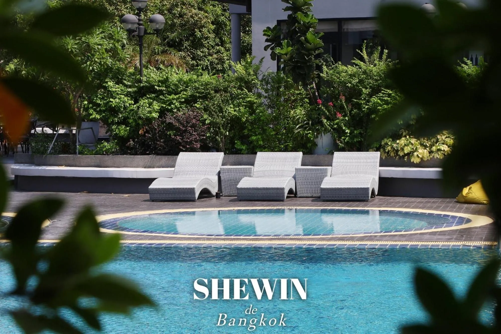 Swimming pool in Shewin de Bangkok