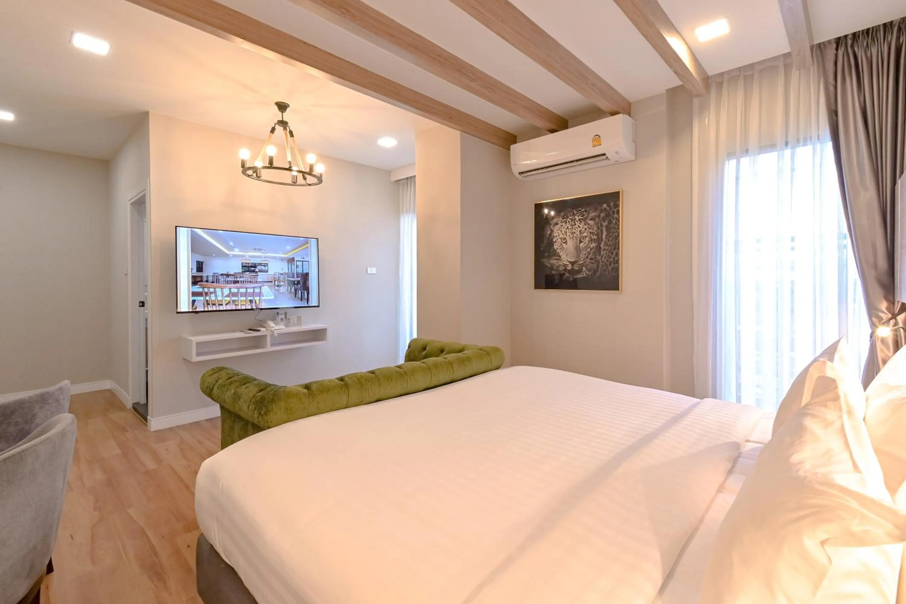 Bedroom, Bed in Shewin de Bangkok