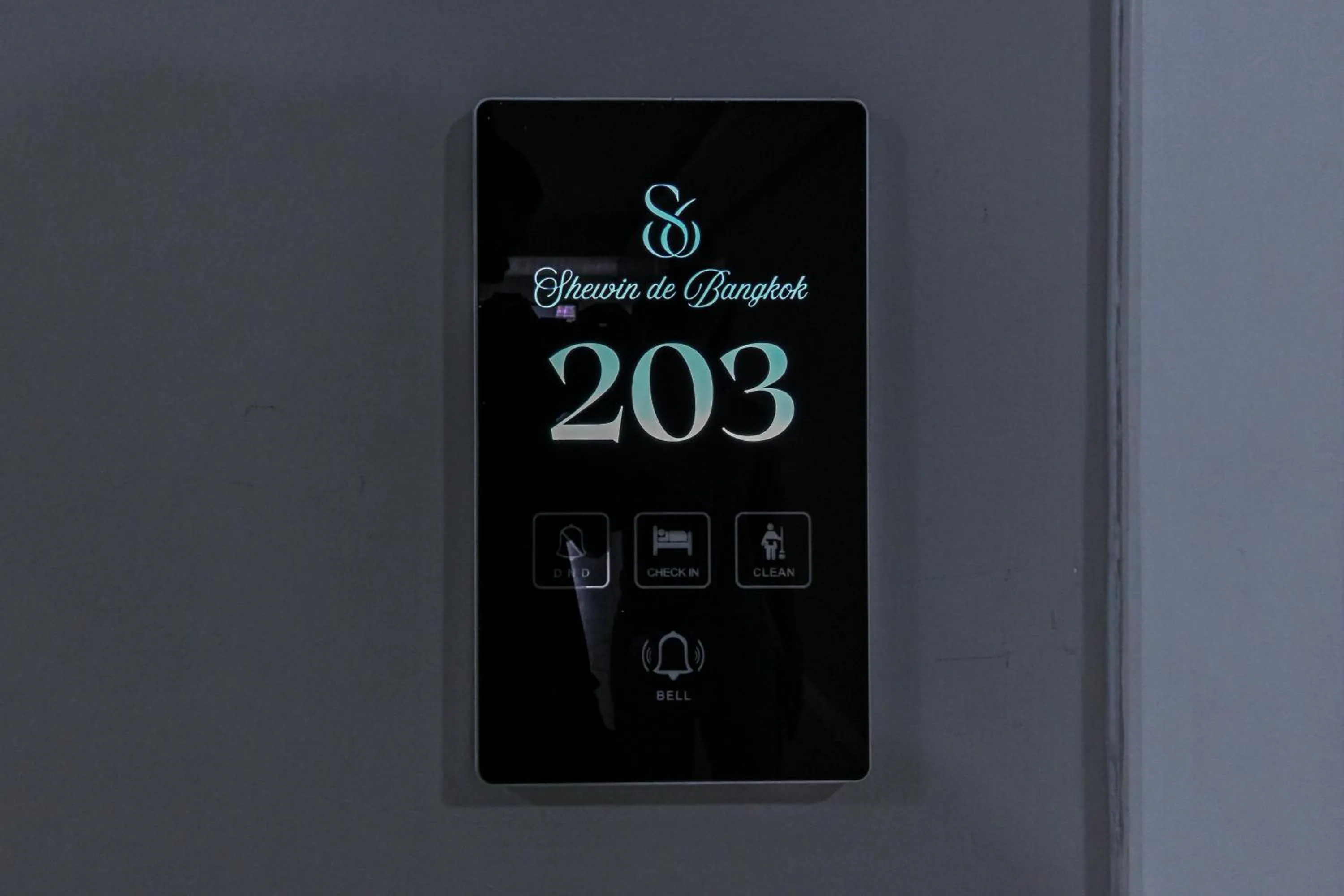 Text overlay in Shewin de Bangkok